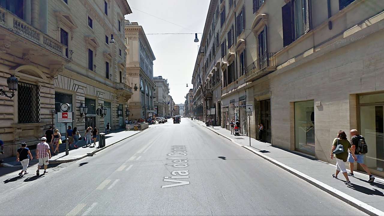 Negozio - Loc.Com. ROMA affitto  Centro storico del corso WHR SRLS