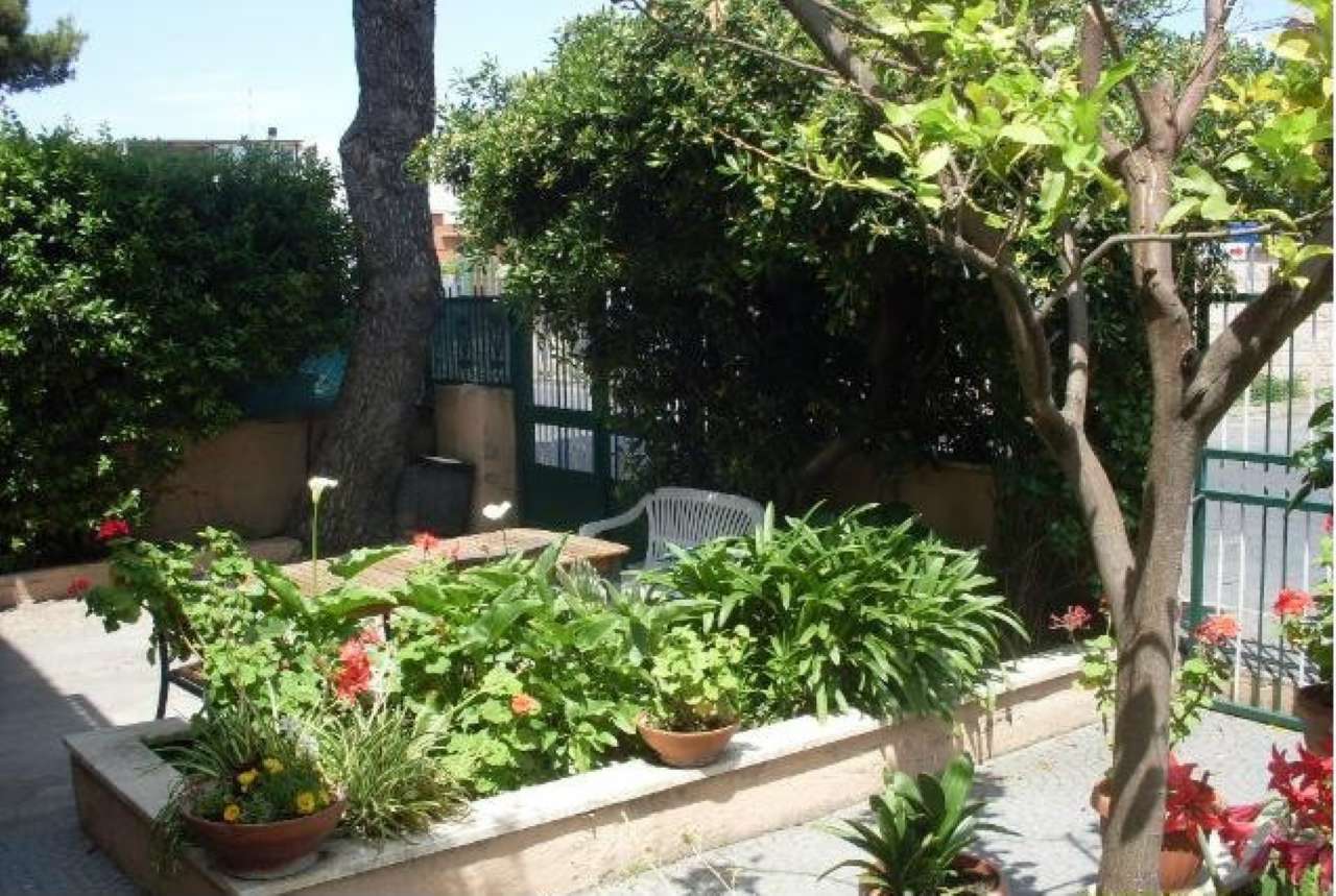 Villa Unifamiliare - Indipendente ROMA vendita  ACILIA di dragone WHR SRLS