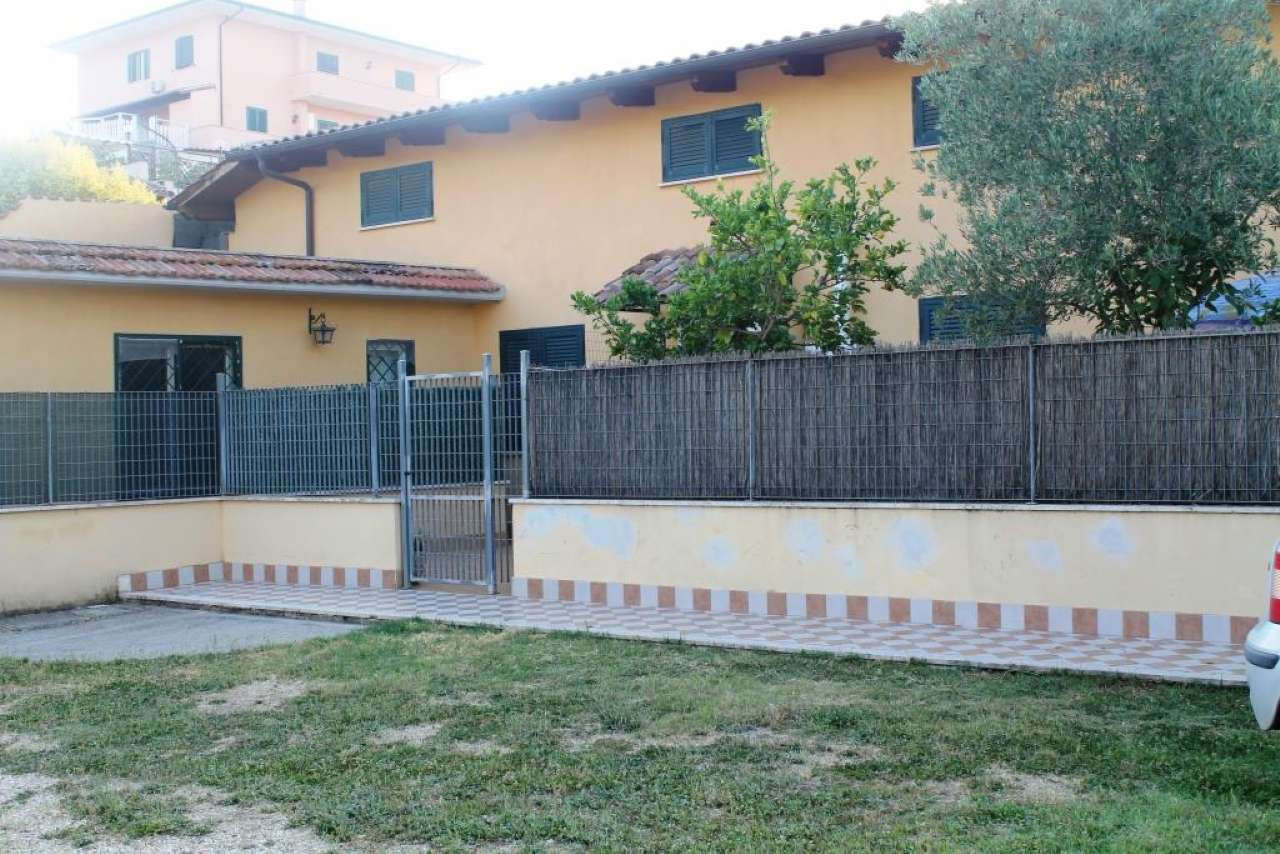 Appartamento ROMA affitto  AURELIO (XVIII MUN.) VIA CAREZZANO M.Rachele Immobiliare di Monge Rachele