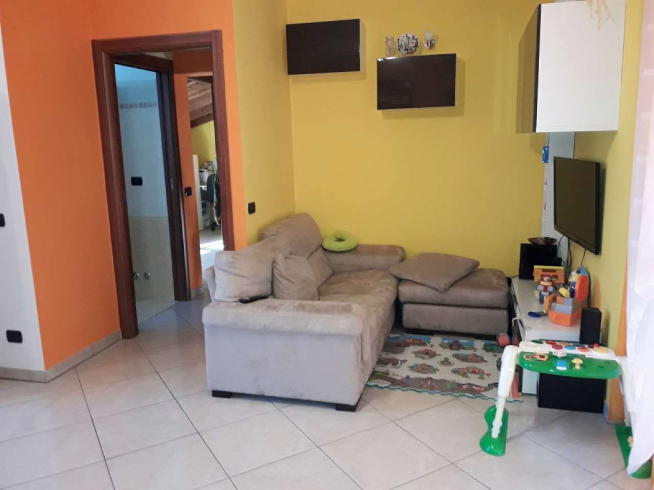 Appartamento UGGIATE-TREVANO vendita   faloppio Falzone servizi immobiliari