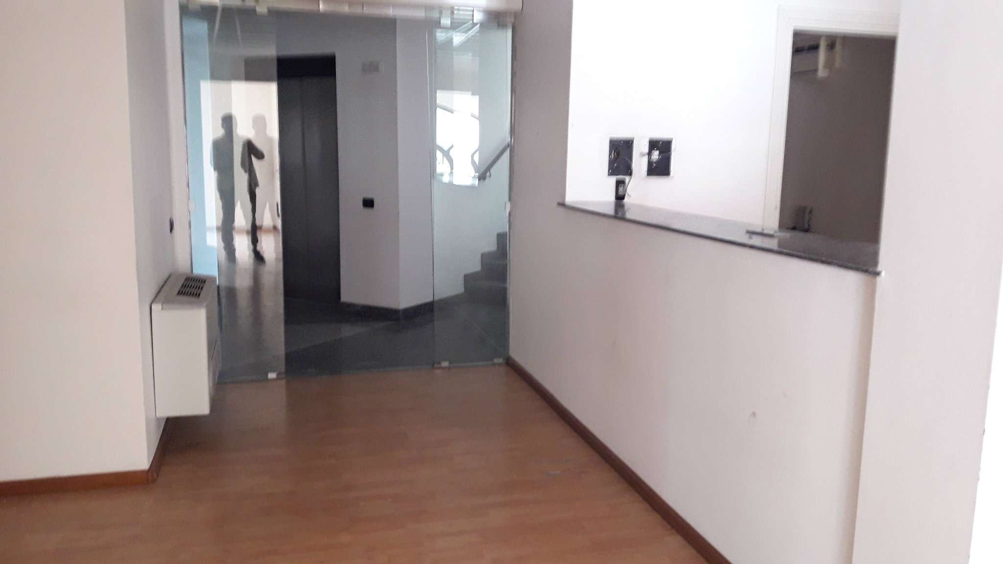 Show Room COMO vendita  CENTRO Via Innocenzo XI Falzone servizi immobiliari