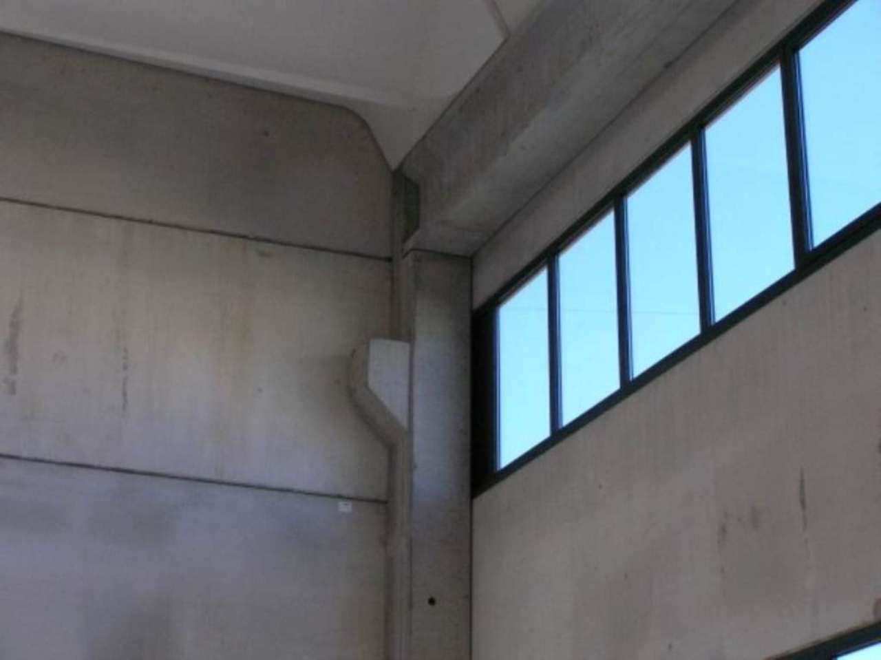 Capannoni (Tutti) COMO affitto  ALBATE canturina Falzone servizi immobiliari