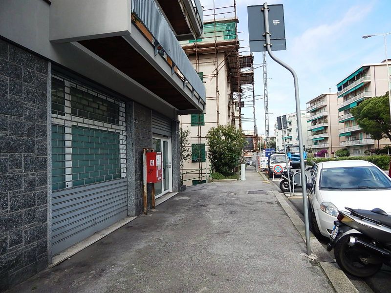 Negozio - Loc.Com. GENOVA affitto  NERVI Europa Studio Immobiliare Massa