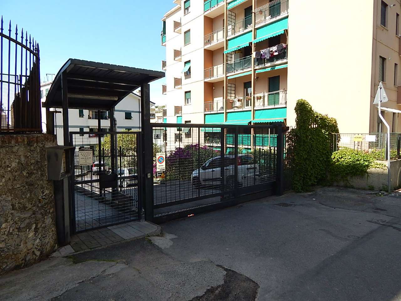 Box auto - Posto auto GENOVA vendita  QUINTO  Studio Immobiliare Massa