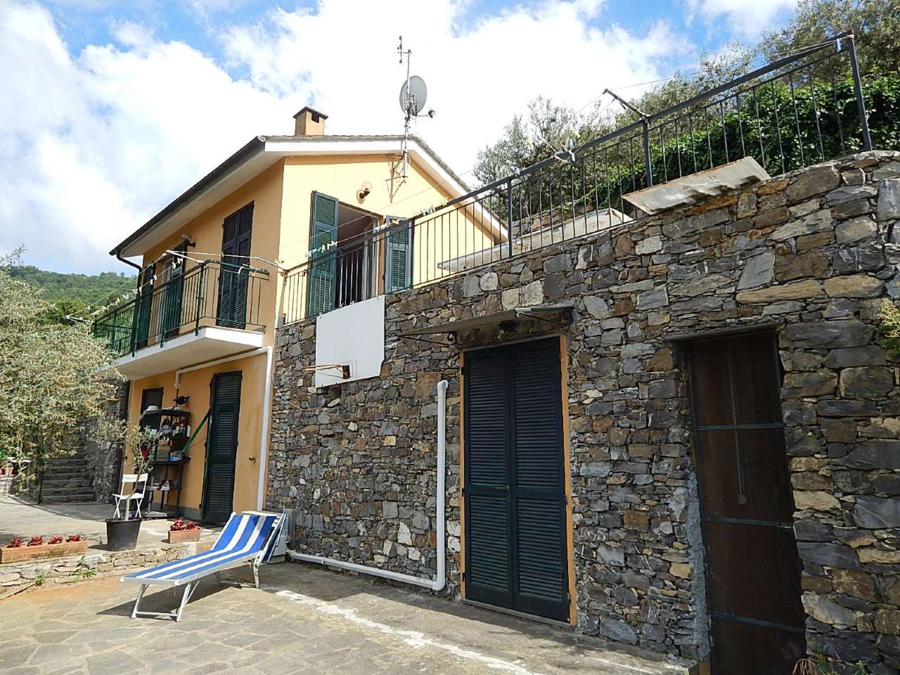  recco vendita quart:  studio immobiliare massa