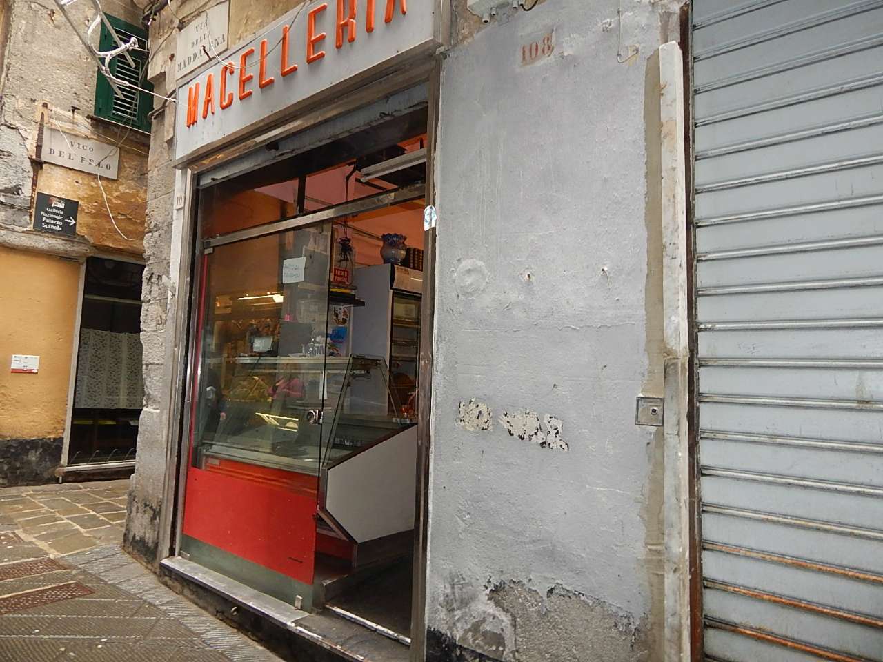Negozio - Loc.Com. GENOVA vendita  CENTRO STORICO della Maddalena Studio Immobiliare Massa