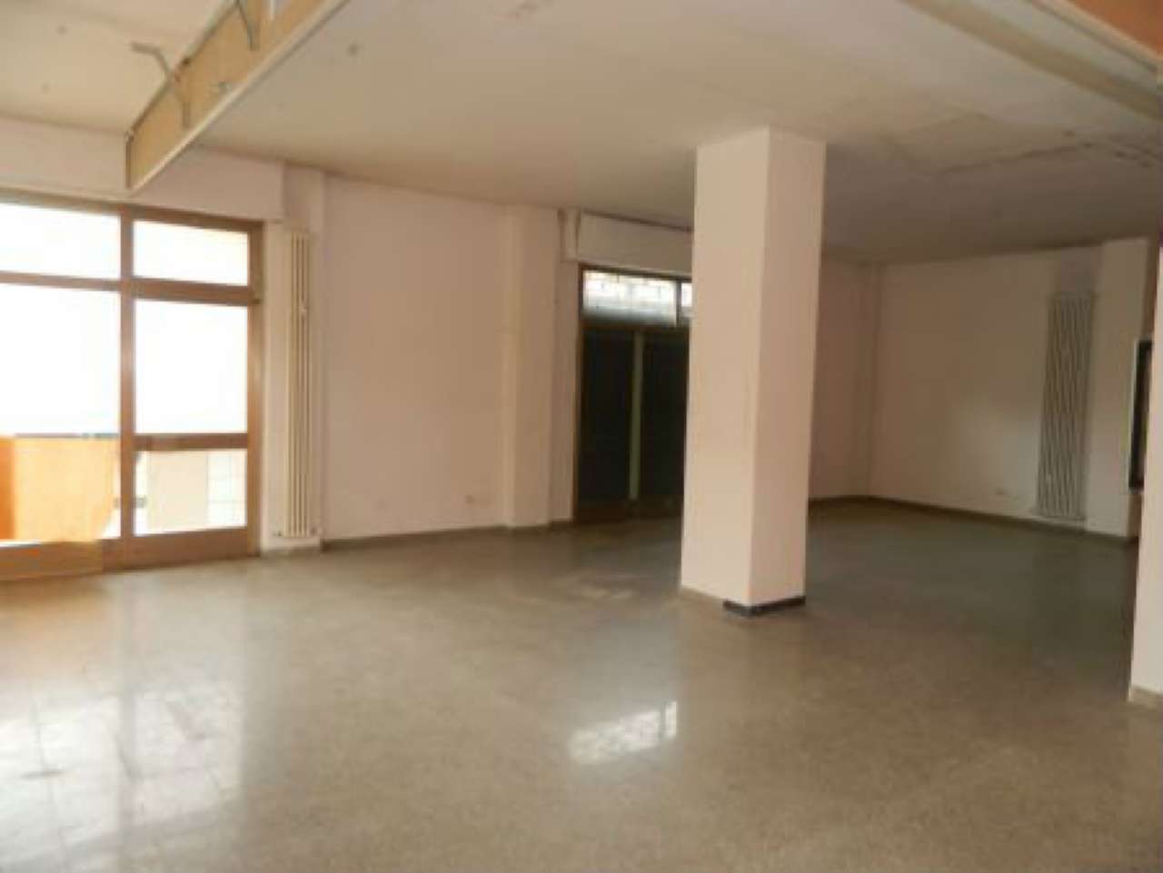 Negozio - Loc.Com. SONDRIO affitto   Tonale Stabile Servizi Immobiliari