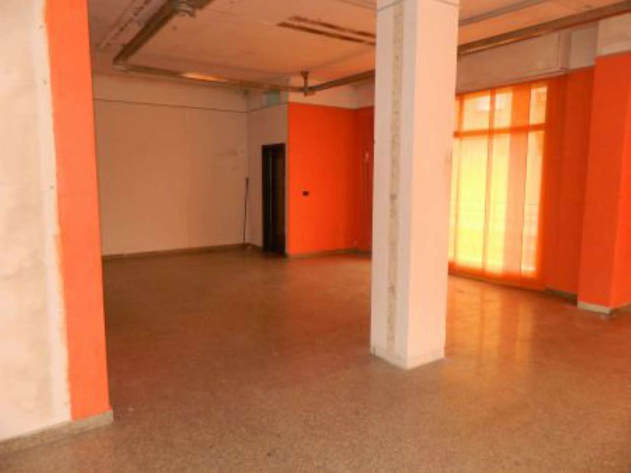 Negozio - Loc.Com. SONDRIO affitto   Tonale Stabile Servizi Immobiliari