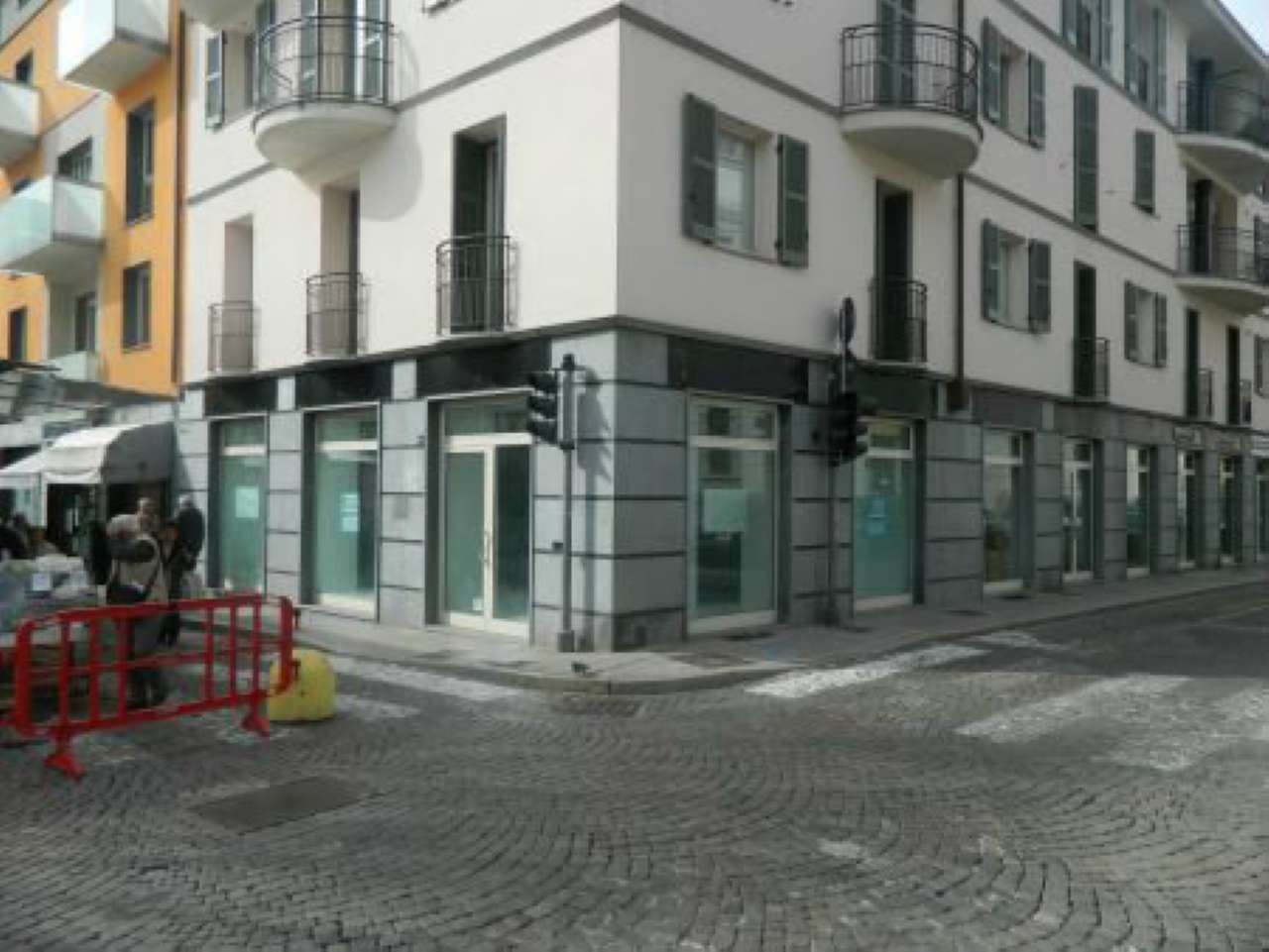 Negozio - Loc.Com. SONDRIO affitto   Trento Stabile Servizi Immobiliari