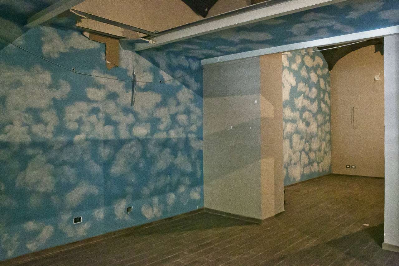 Negozio - Loc.Com. ROMA vendita  PRATI Lucrezio Caro GILLET