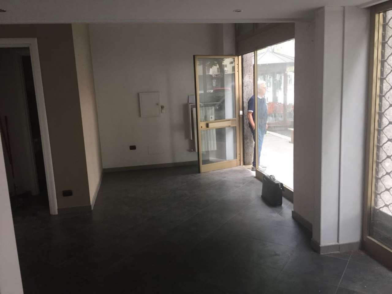 Negozio - Loc.Com. TORINO vendita  CROCETTA Achille Loria Corner l'immobiliare s.n.c.