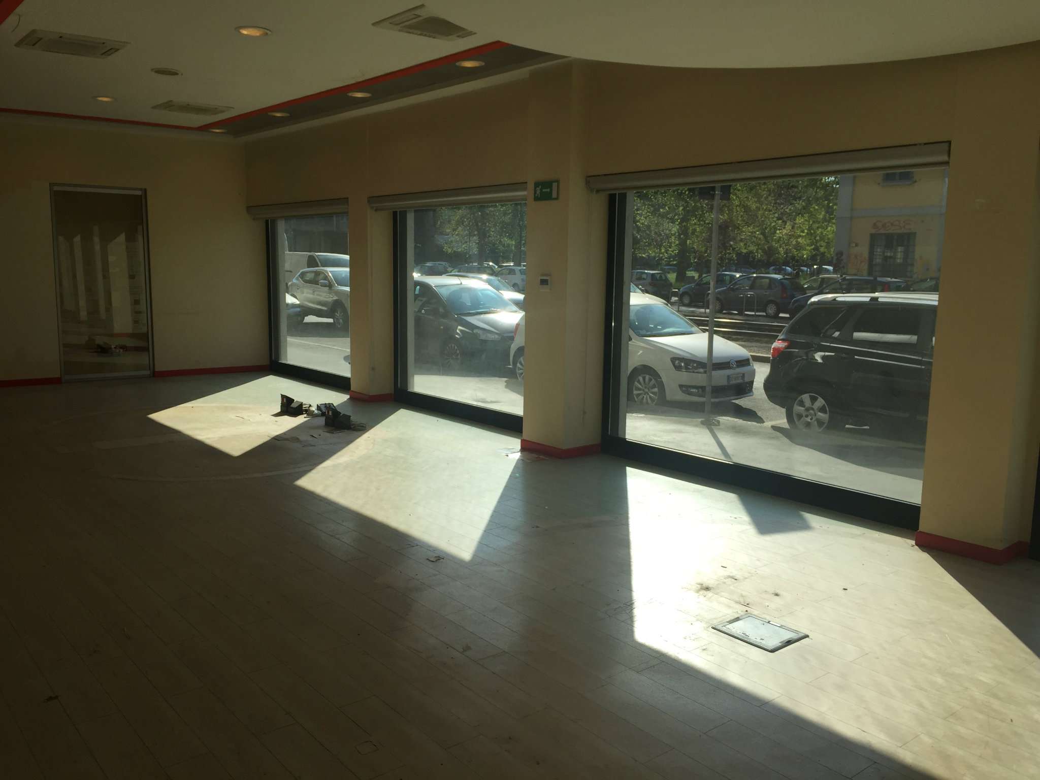 Negozio - Loc.Com. MILANO affitto  BARONA GIAMBELLINO Milano Lorenteggio