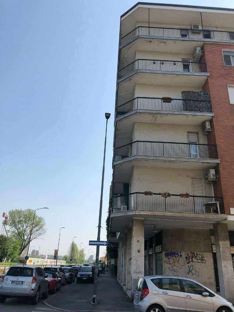 Negozio - Loc.Com. MILANO vendita  BARONA Lodovico il Moro Milano Lodovico il Moro