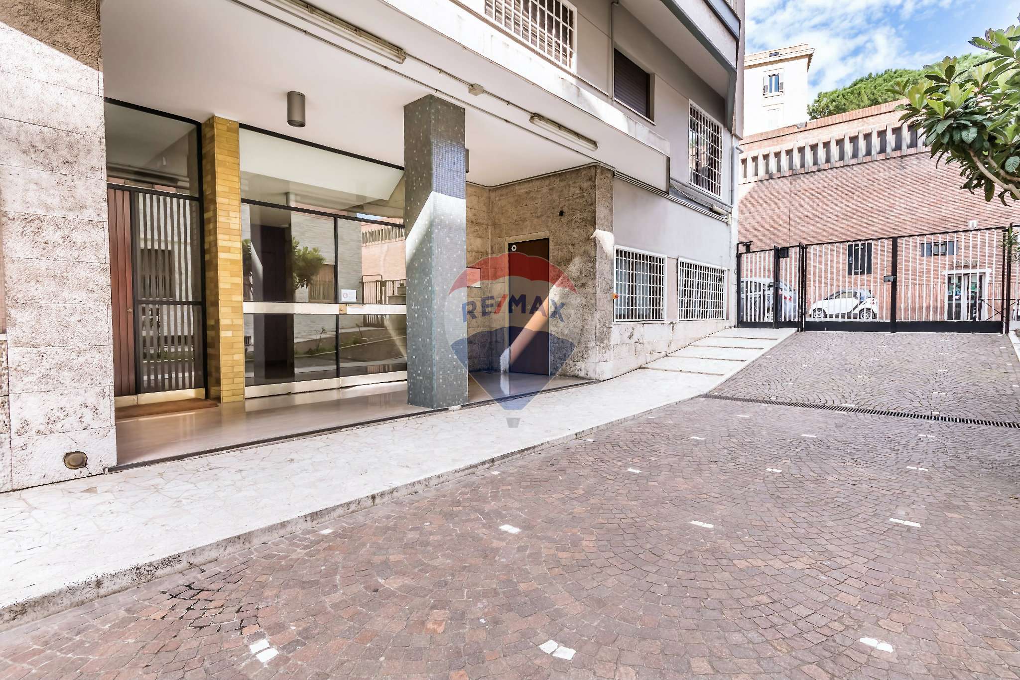 Ufficio - Loc.Com. ROMA vendita  San giovanni DEI LATERANI GDA IMMOBILIARE