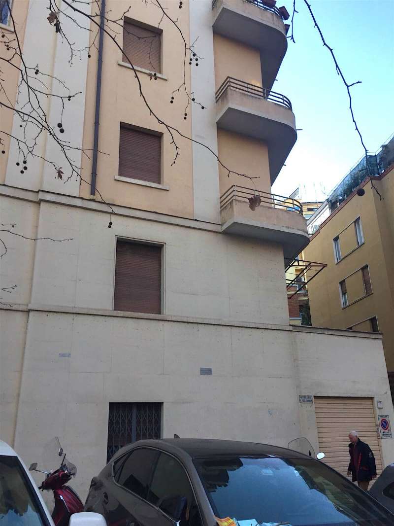 Appartamento ROMA vendita  FLAMINIO  Viale Parioli Flaminia immobiliare snc di Corrado Pace & c