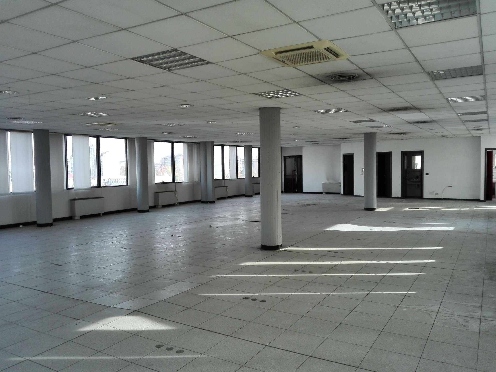 Ufficio - Loc.Com. TORINO vendita  MIRAFIORI NORD Unione Sovietica Studio Tecnico Immobiliare Torta S.n.c.