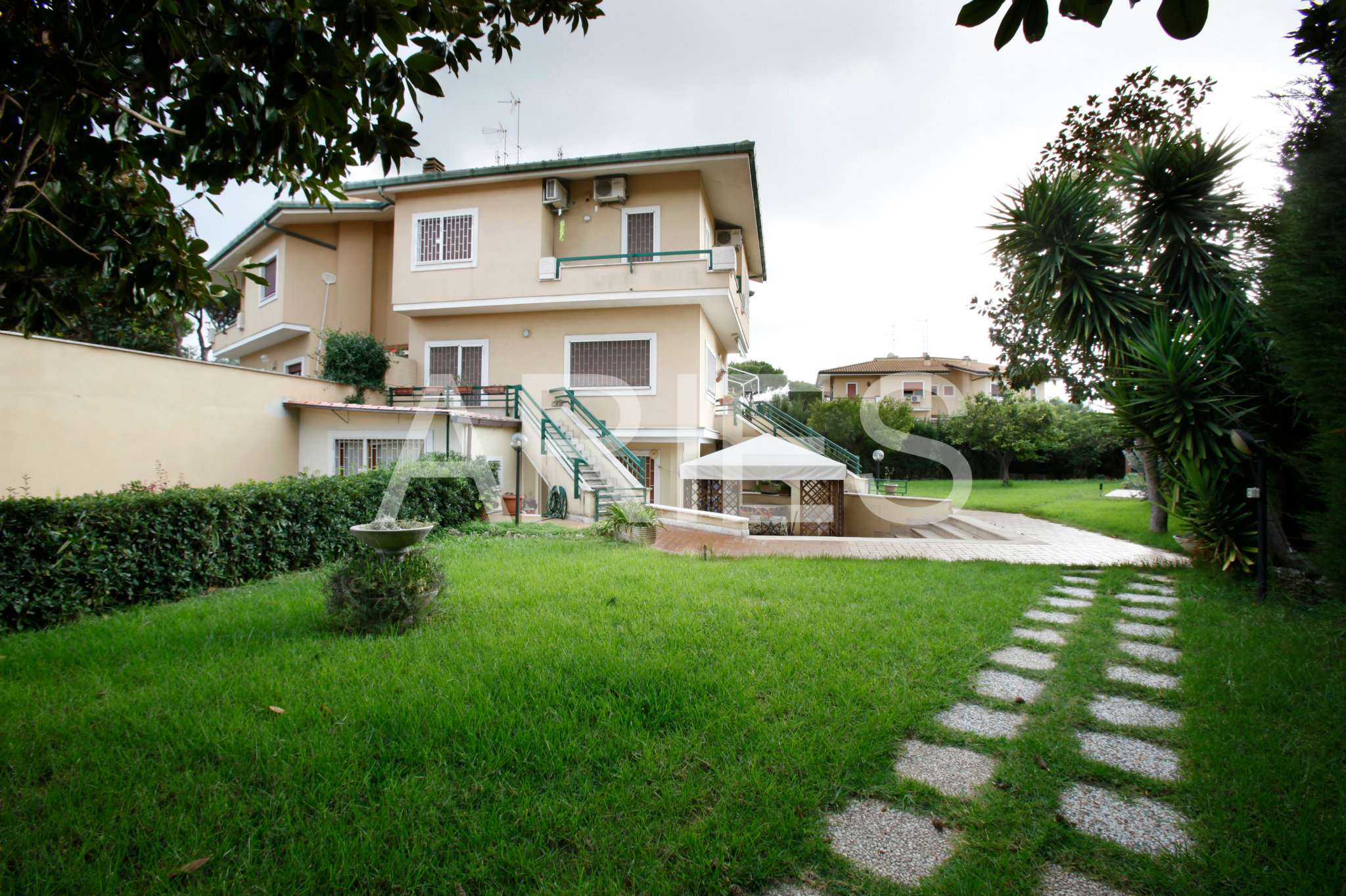 Villa Trifamiliare ROMA vendita  AXA Diodoro Crono Aries Gruppo Immobiliare