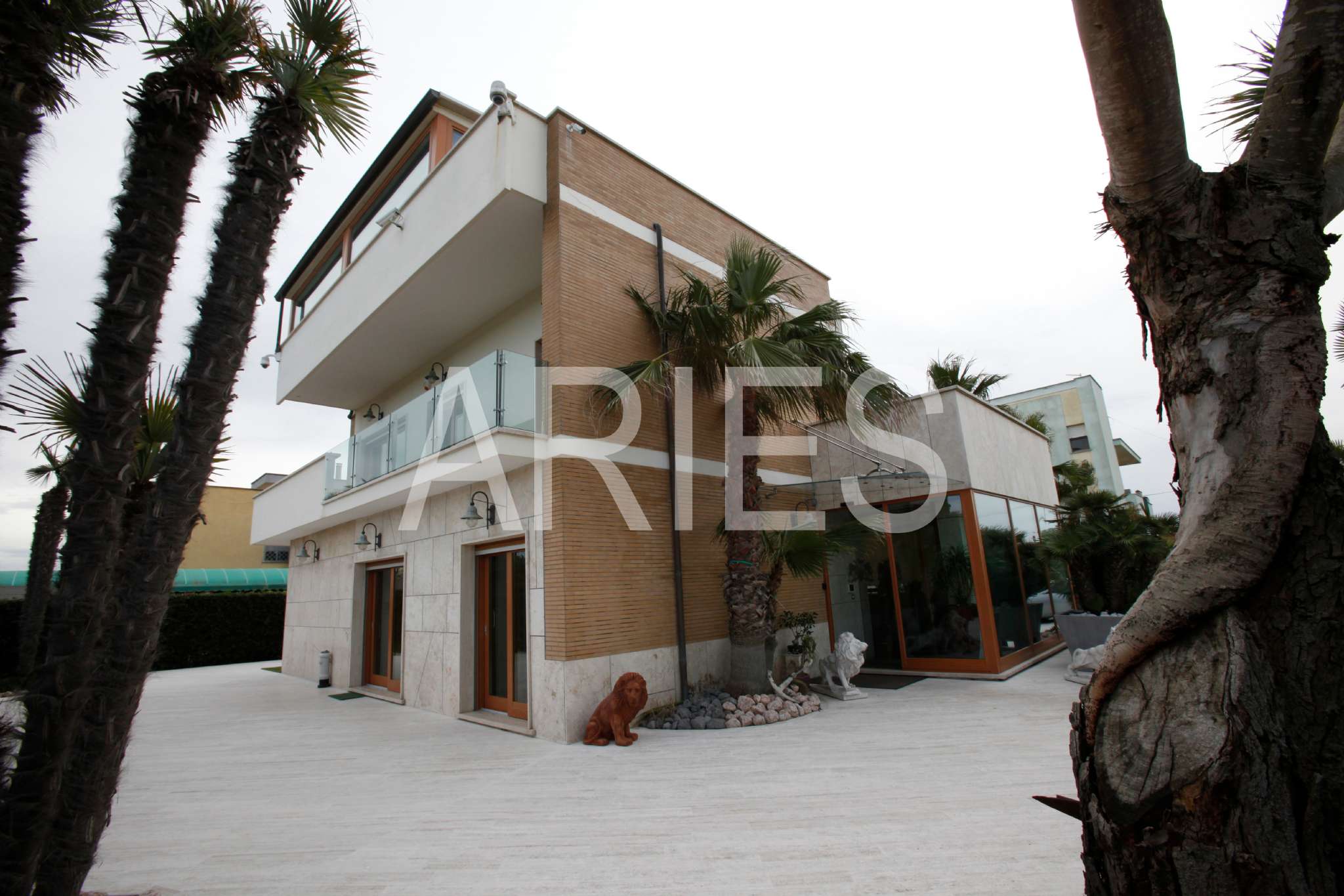 Villa Trifamiliare ROMA vendita  LIDO DI OSTIA LEVANTE litoranea Aries Gruppo Immobiliare