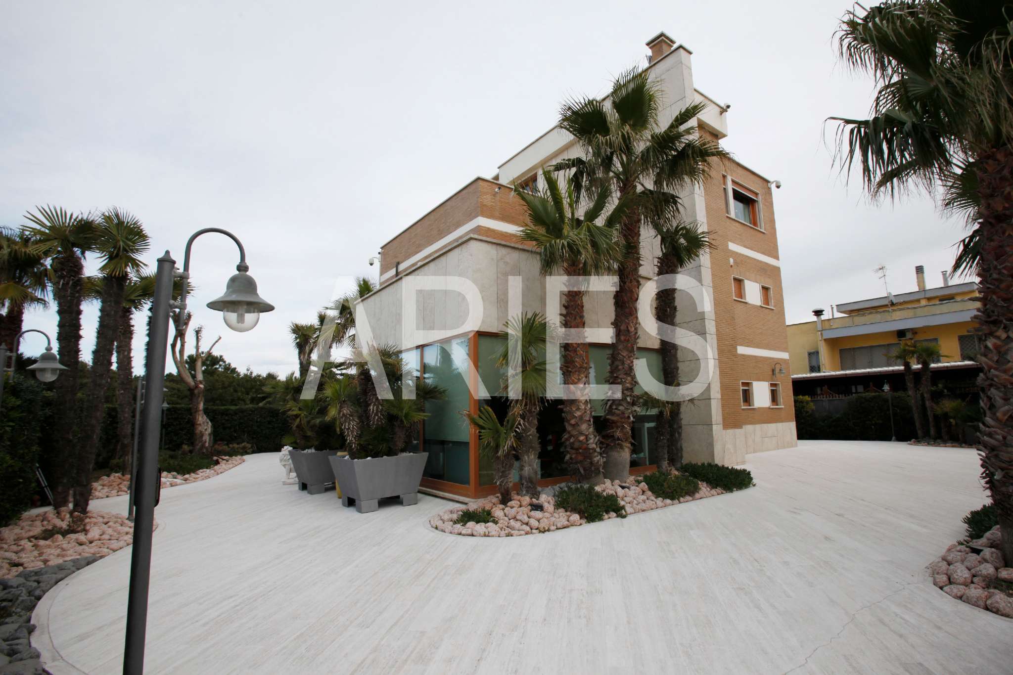 Villa Trifamiliare ROMA vendita  LIDO DI OSTIA LEVANTE litoranea Aries Gruppo Immobiliare