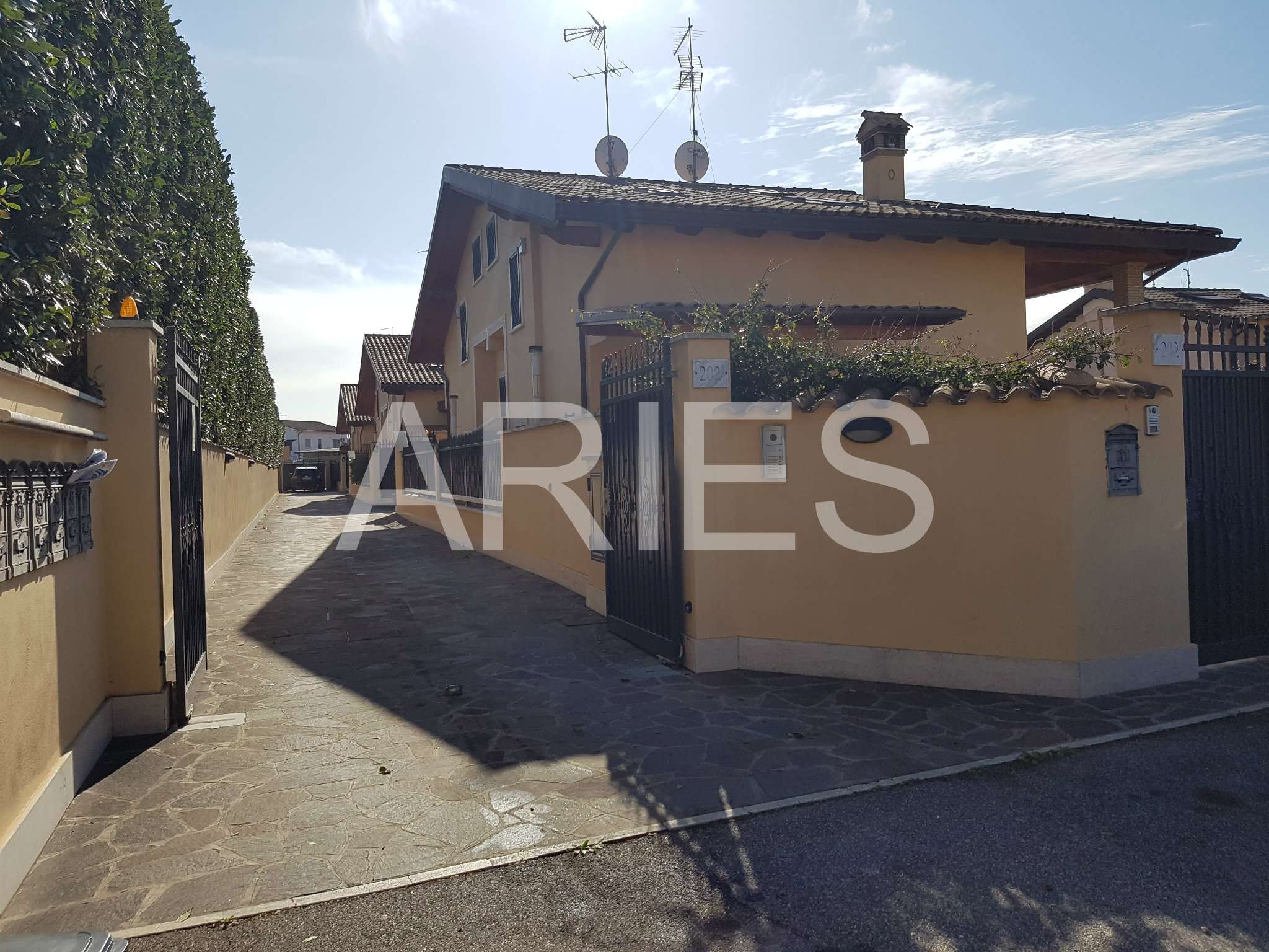 Villa Affiancata - Schiera ROMA vendita  INFERNETTO Ernesto Boezi Aries Gruppo Immobiliare