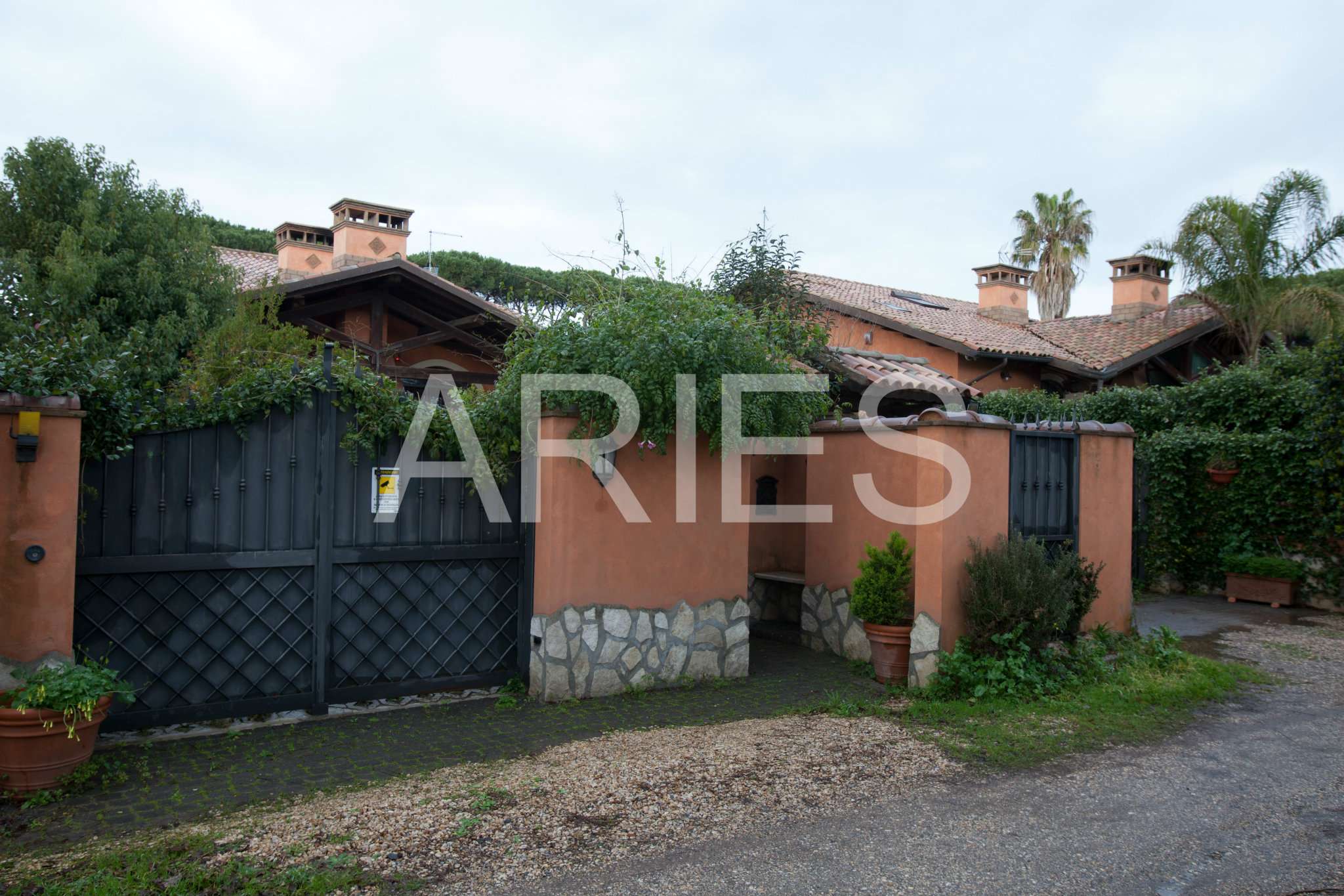 Villa Bifamiliare in vendita a ROMA (RM) INFERNETTO ...