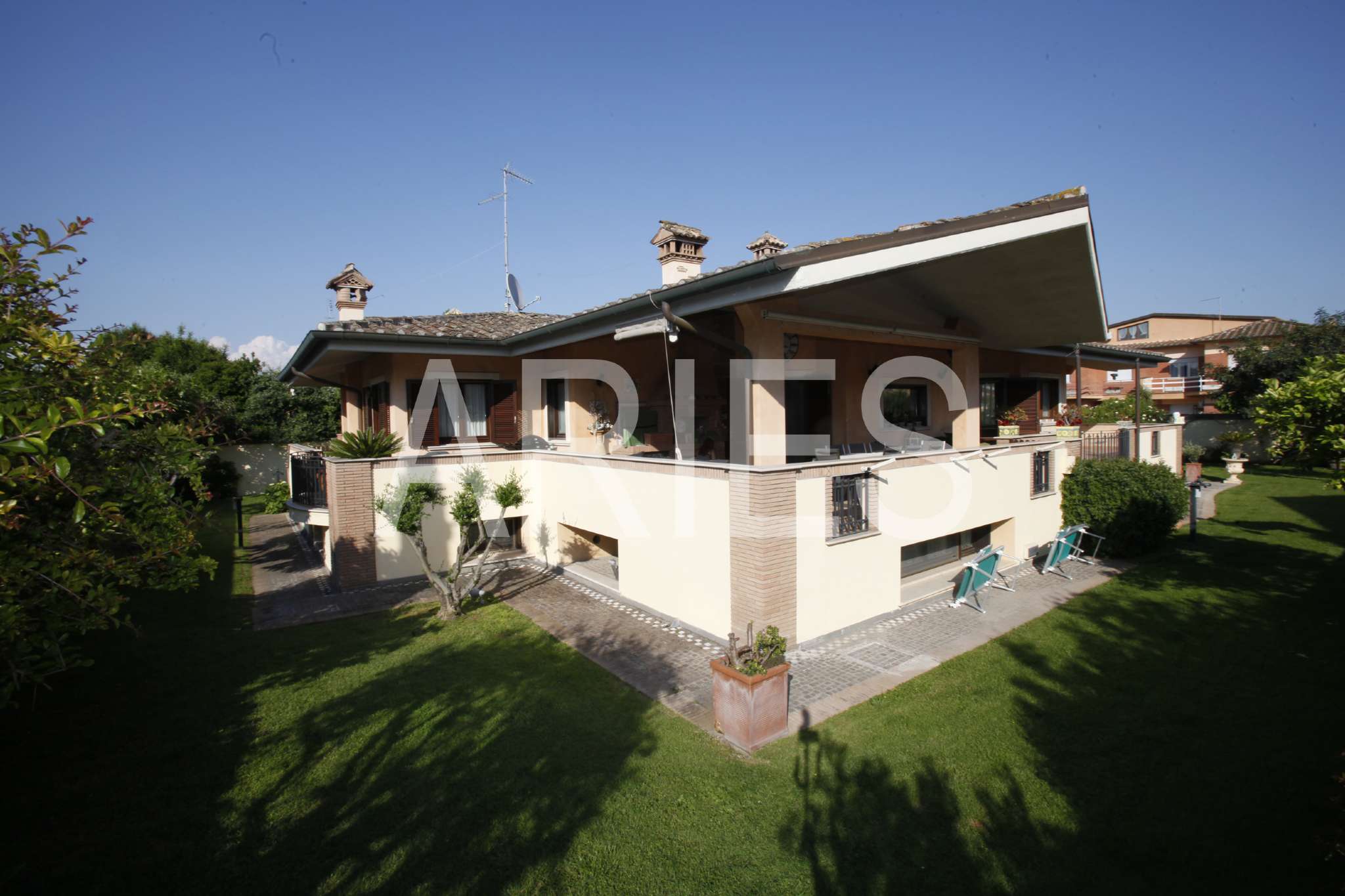 Villa Trifamiliare ROMA vendita  INFERNETTO Italo Montemezzi Aries Gruppo Immobiliare