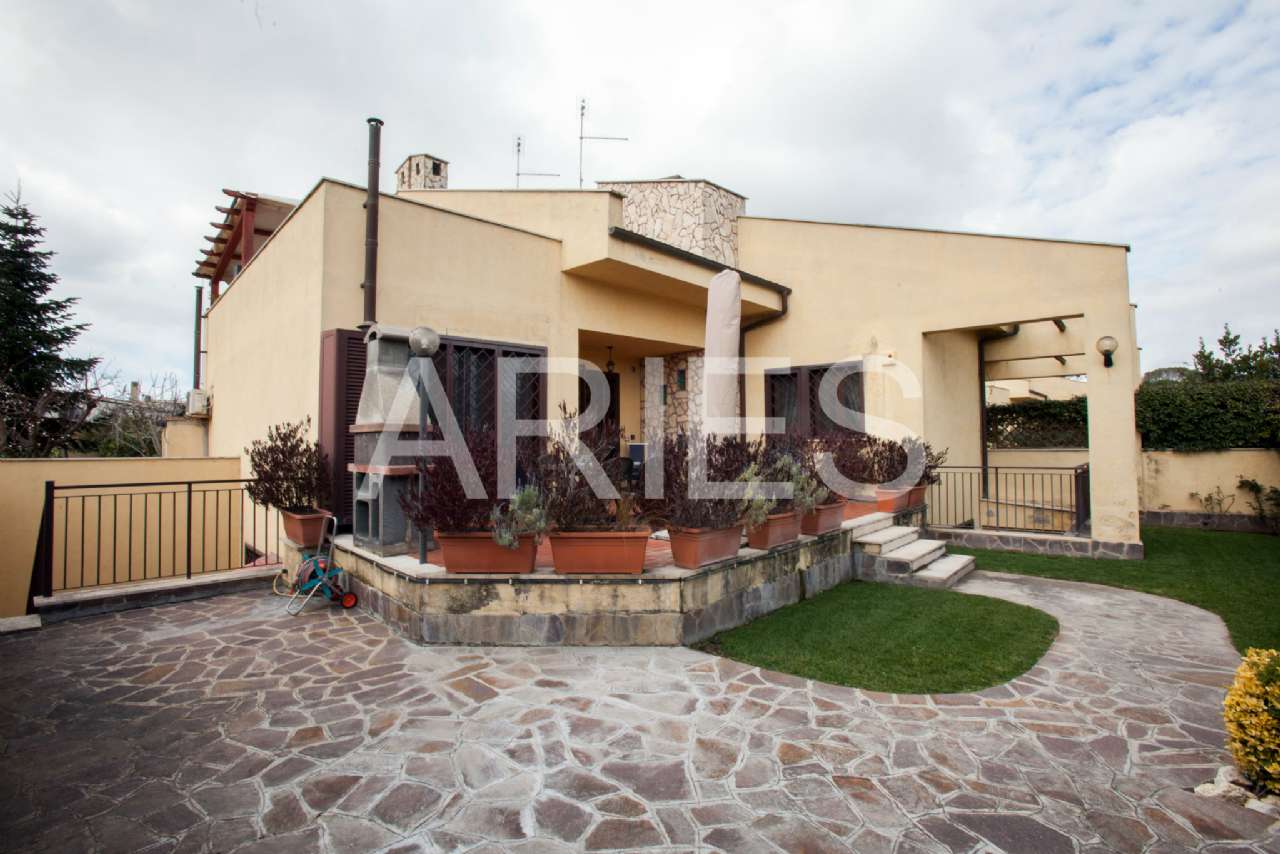 Villa Affiancata - Schiera ROMA vendita  INFERNETTO di Castel Porziano Aries Gruppo Immobiliare