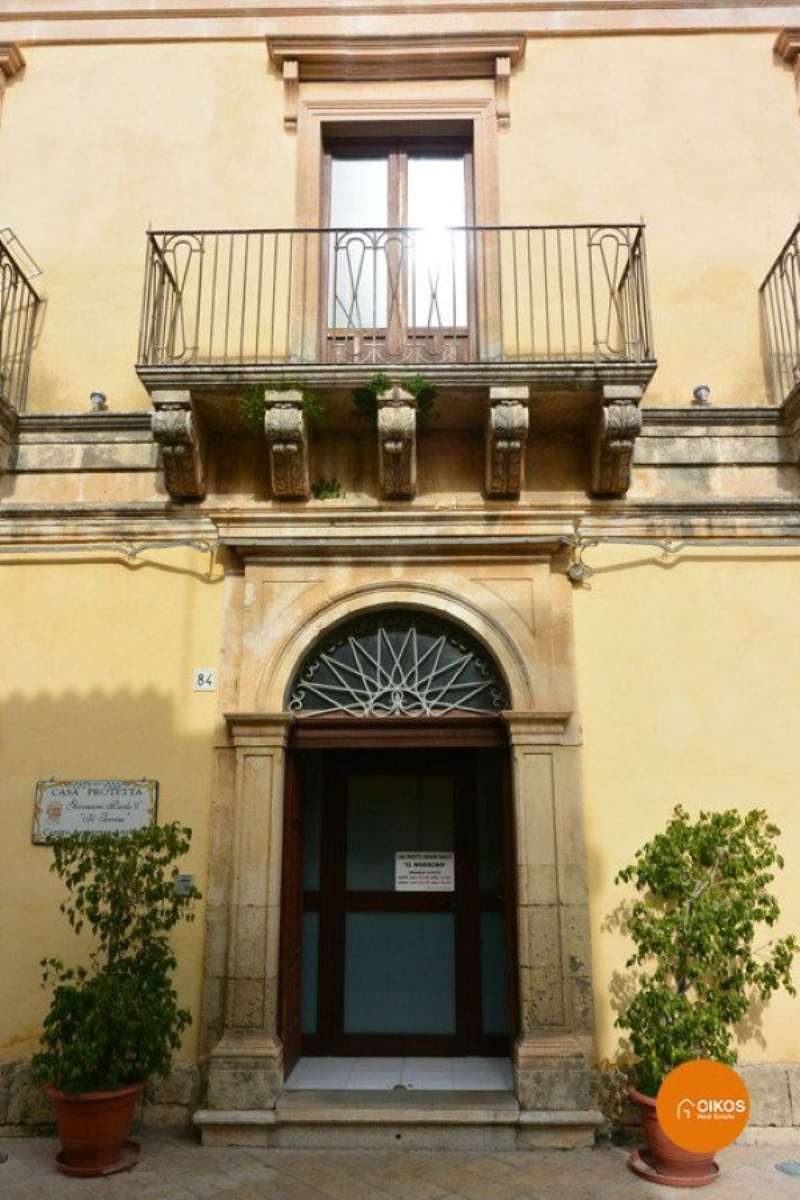 Villa Unifamiliare - Indipendente NOTO vendita   via G.L. Barbieri Oikos Immobiliare