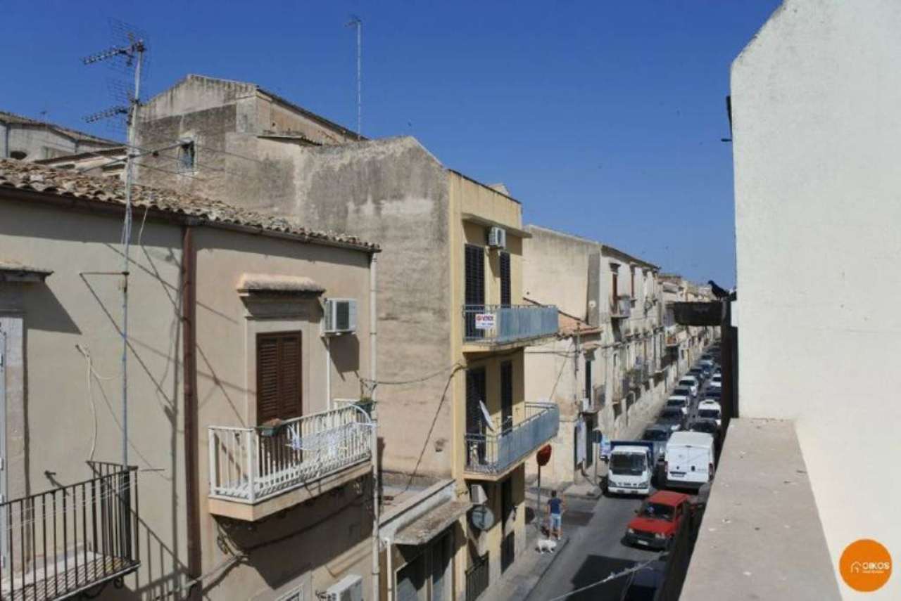 Stabile intero - Palazzo NOTO vendita   Giovanni Aurispa Oikos Immobiliare