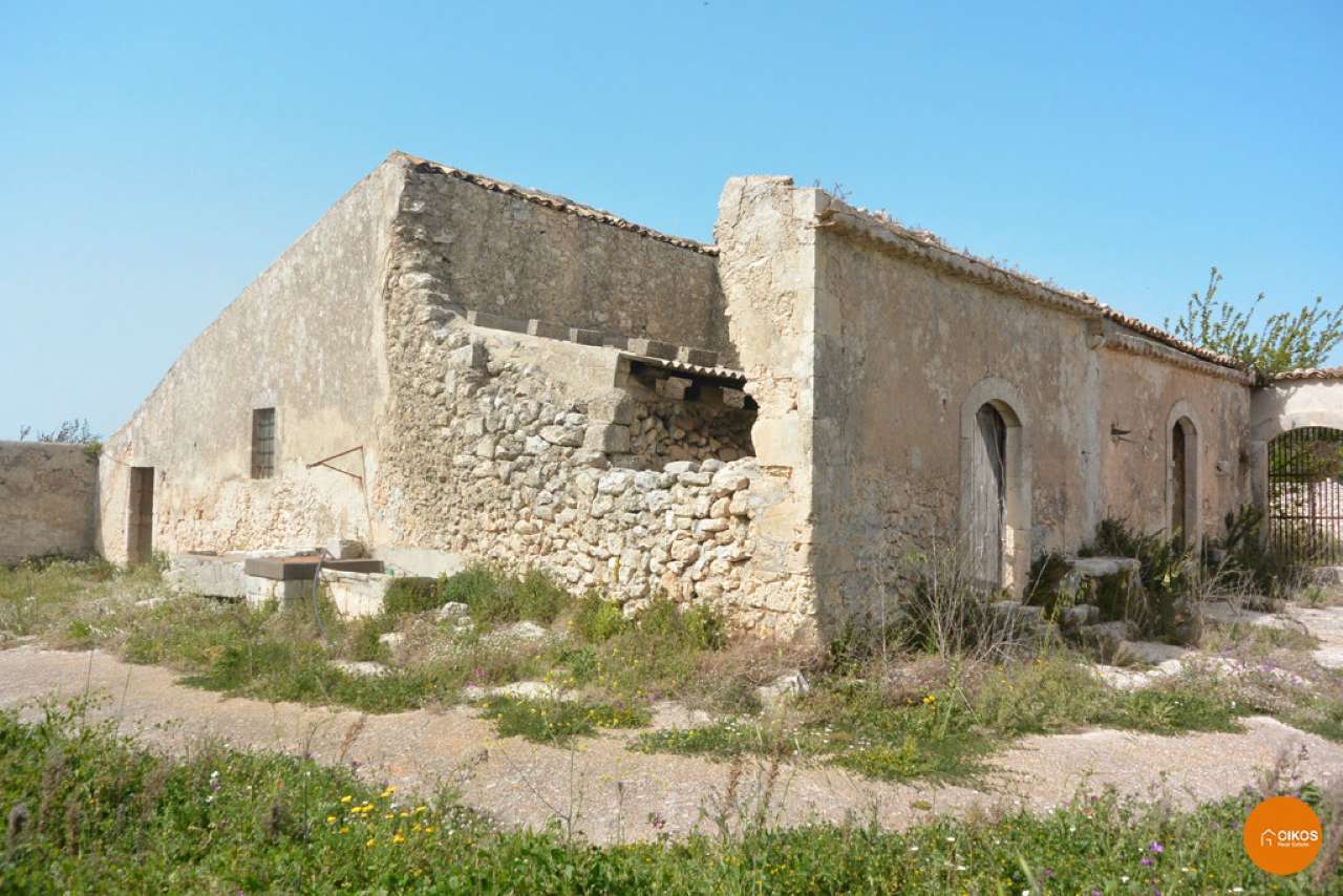 Rustico - Cascina CANICATTINI BAGNI vendita   Piana Milo Oikos Immobiliare