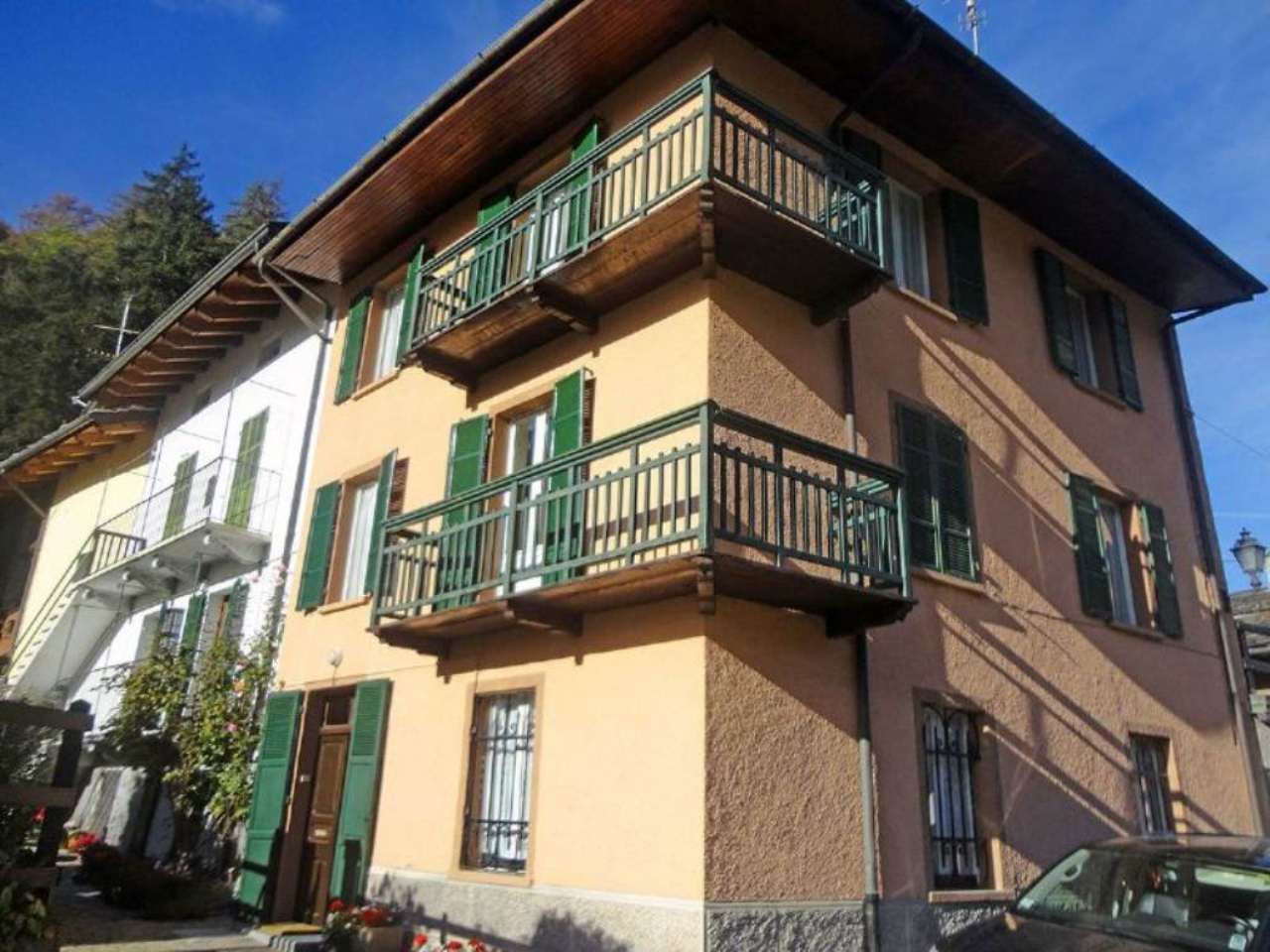 Villa Unifamiliare - Indipendente LA SALLE vendita   Frazione Chabodey Isigest Immobili