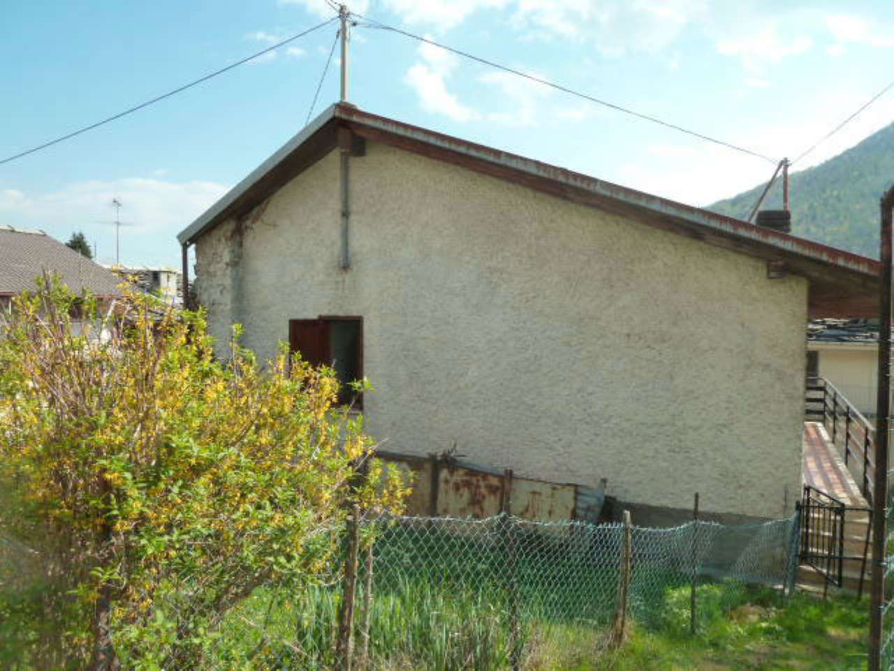 Villa Unifamiliare - Indipendente MONASTERO DI LANZO vendita   Tuje piemonte immobili snc