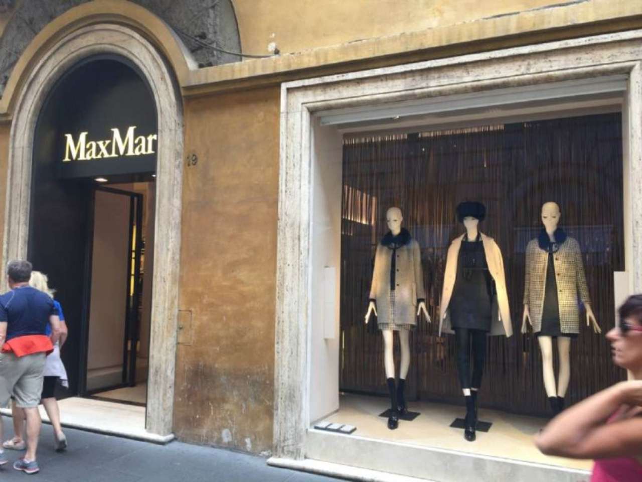 Negozio - Loc.Com. ROMA vendita  Centro storico DEI CONDOTTI corsini real estate