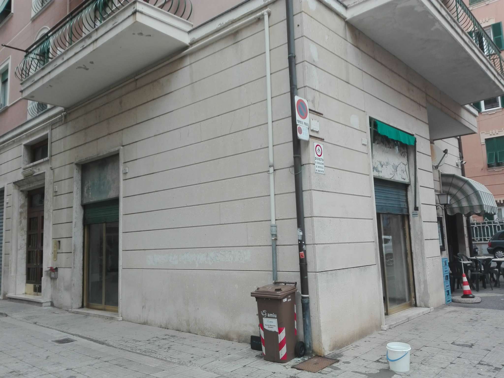 Negozio - Loc.Com. GENOVA affitto   cabella Chinellato Fabrizio