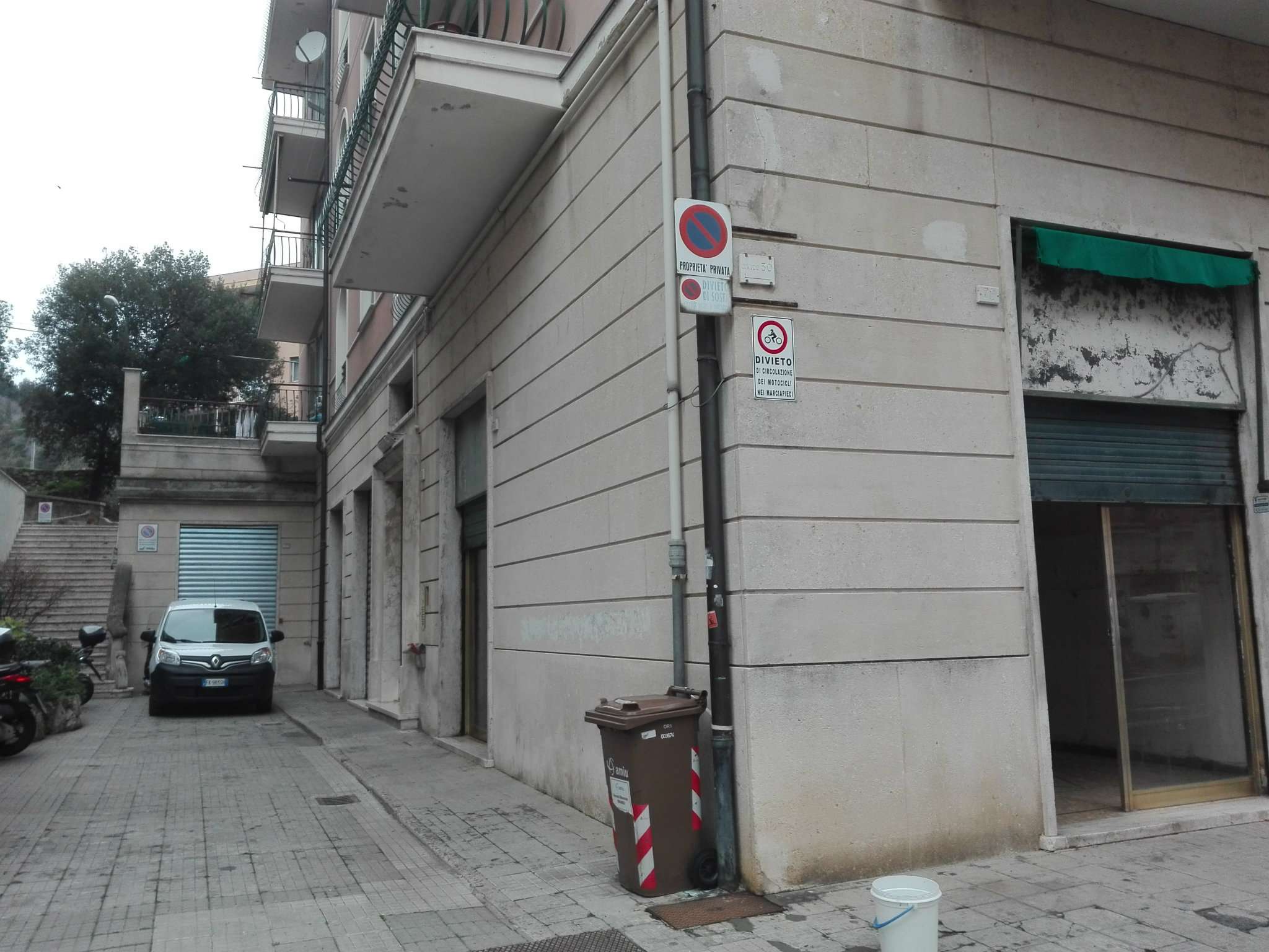 Negozio - Loc.Com. GENOVA affitto   cabella Chinellato Fabrizio