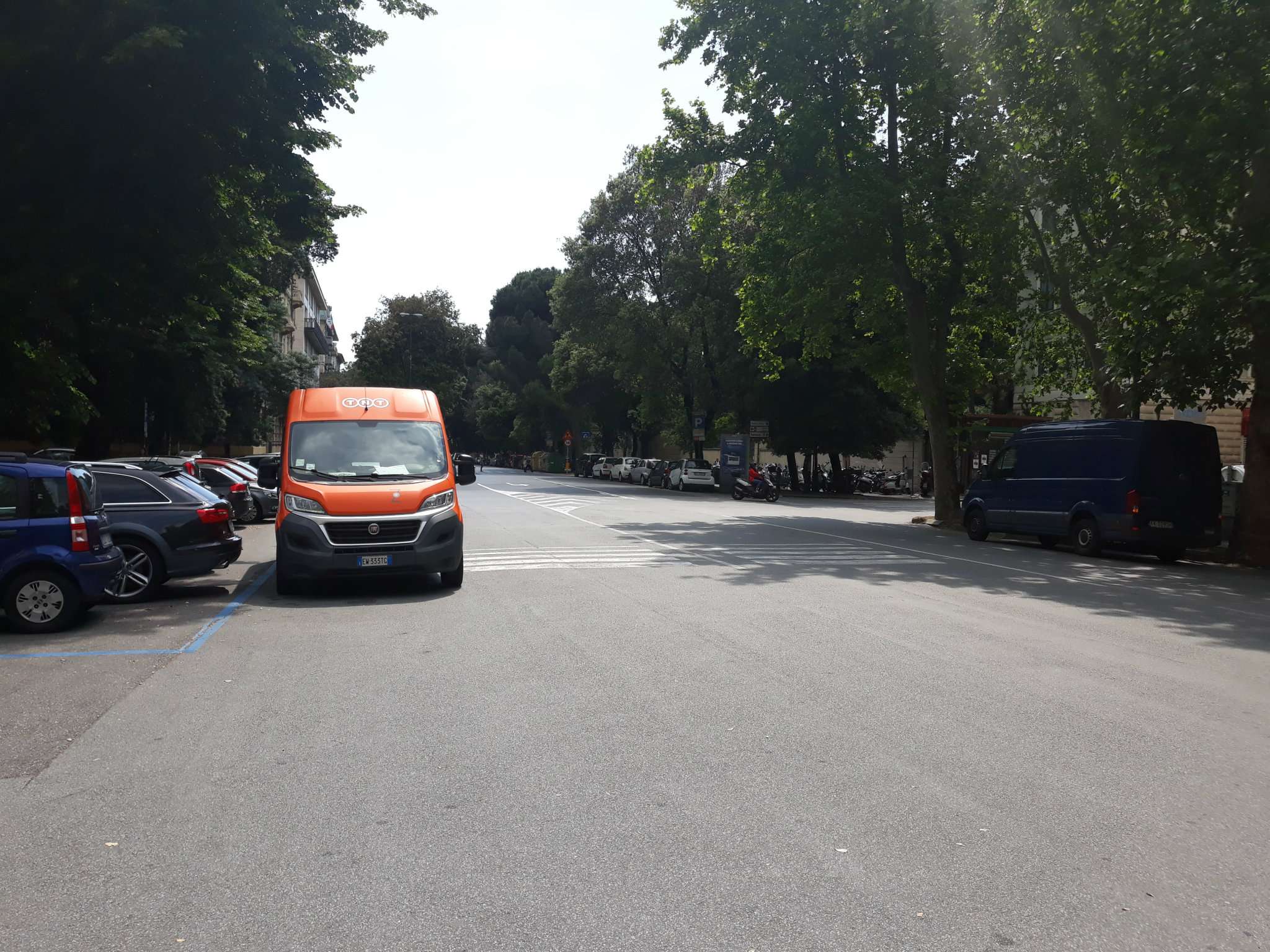 Negozio - Loc.Com. GENOVA vendita  CARIGNANO corsica Chinellato Fabrizio