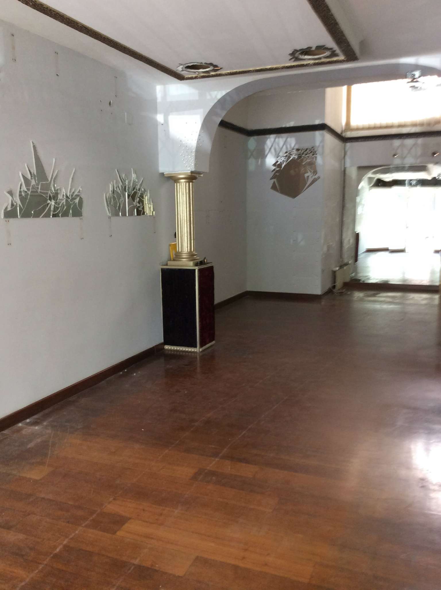 Negozio - Loc.Com. ROMA vendita   delle medaglie d'oro Nobilcasa S.A.S.