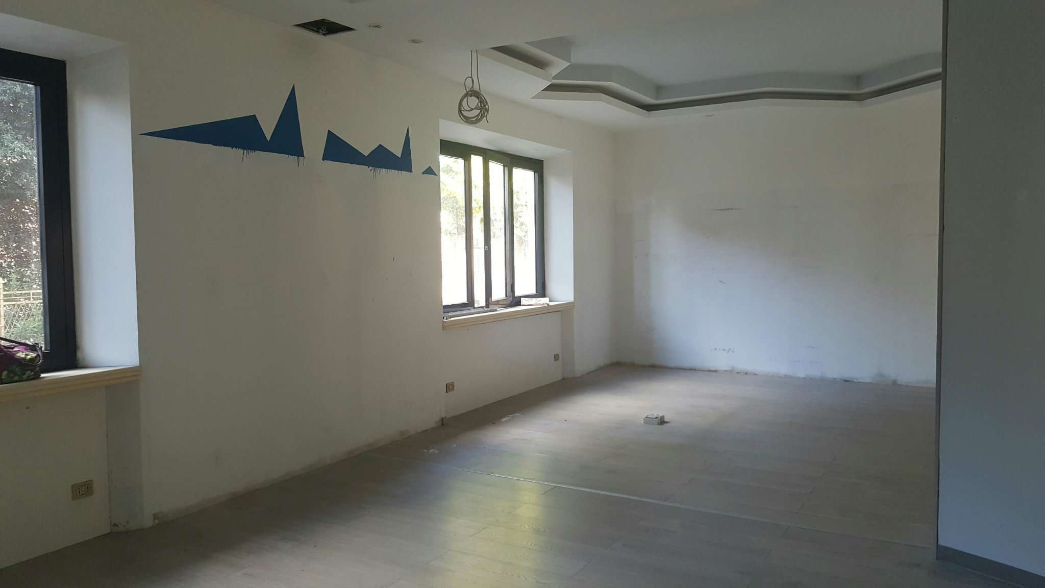 Negozio - Loc.Com. MACERATA vendita   VIA GHINO VALENTI IMMOBILIARE ITALIA
