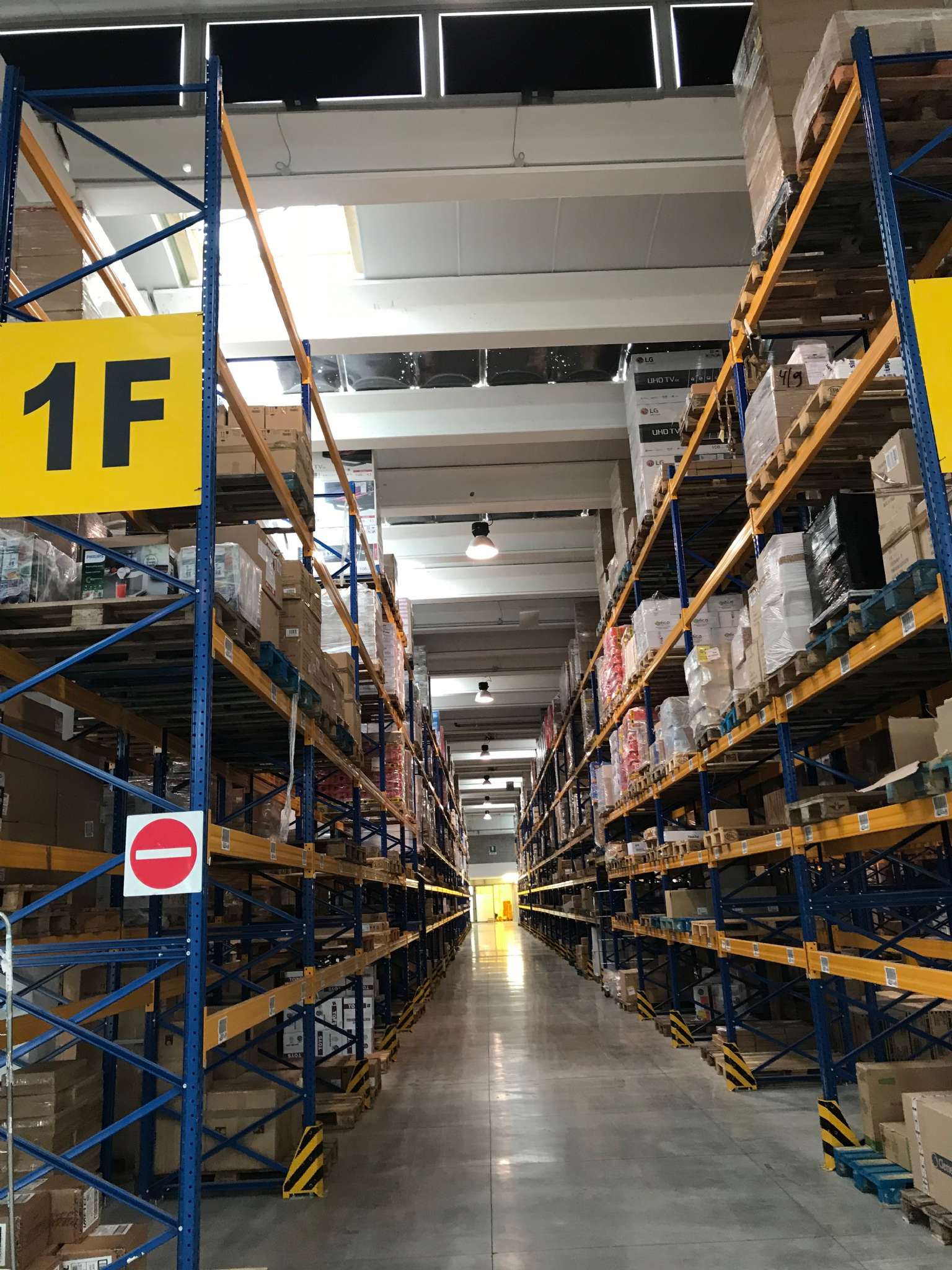 Capannoni (Tutti) PISTOIA affitto    LORENZO CASCIO IMMOBILIARE