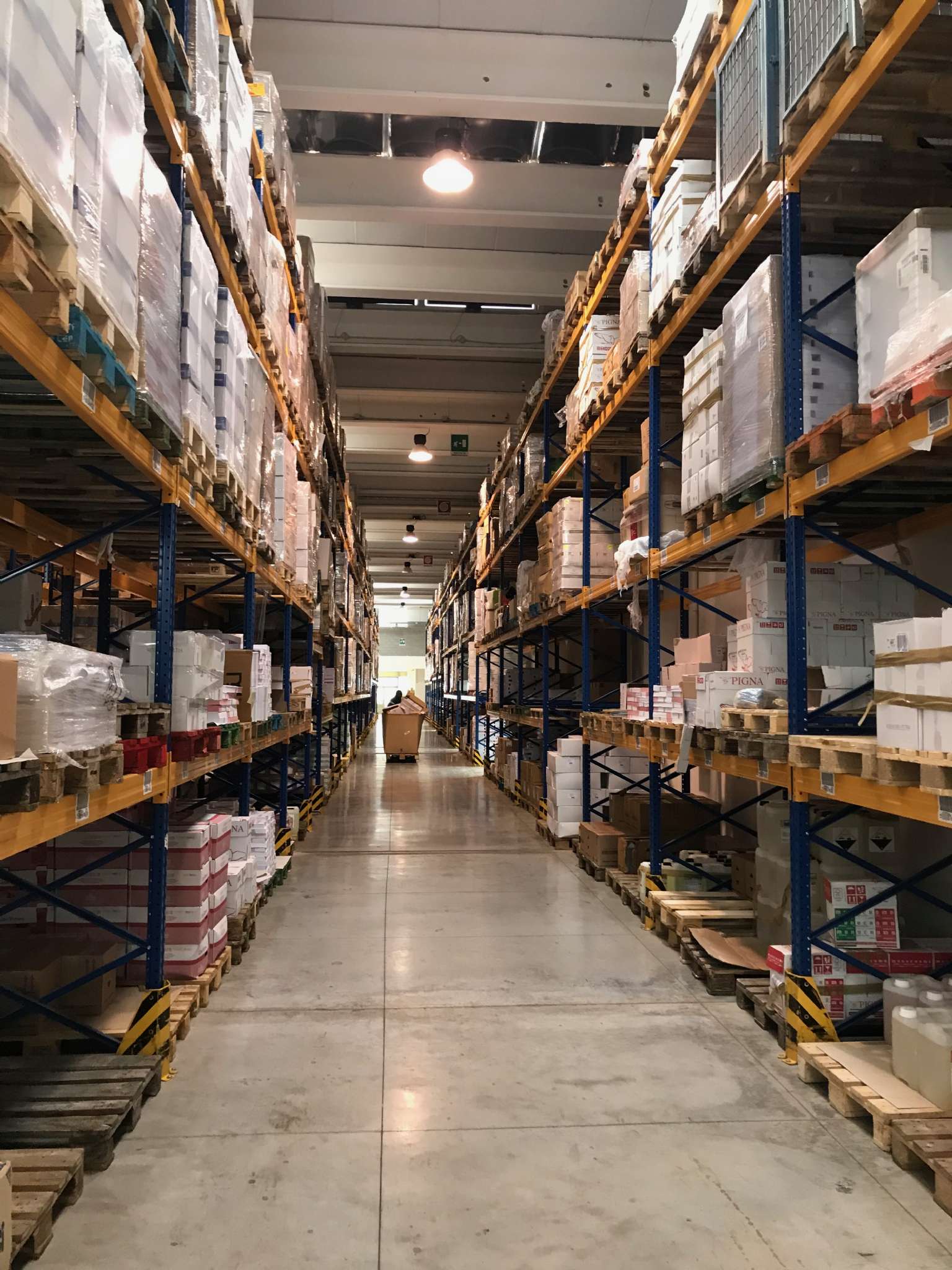 Capannoni (Tutti) PISTOIA affitto    LORENZO CASCIO IMMOBILIARE