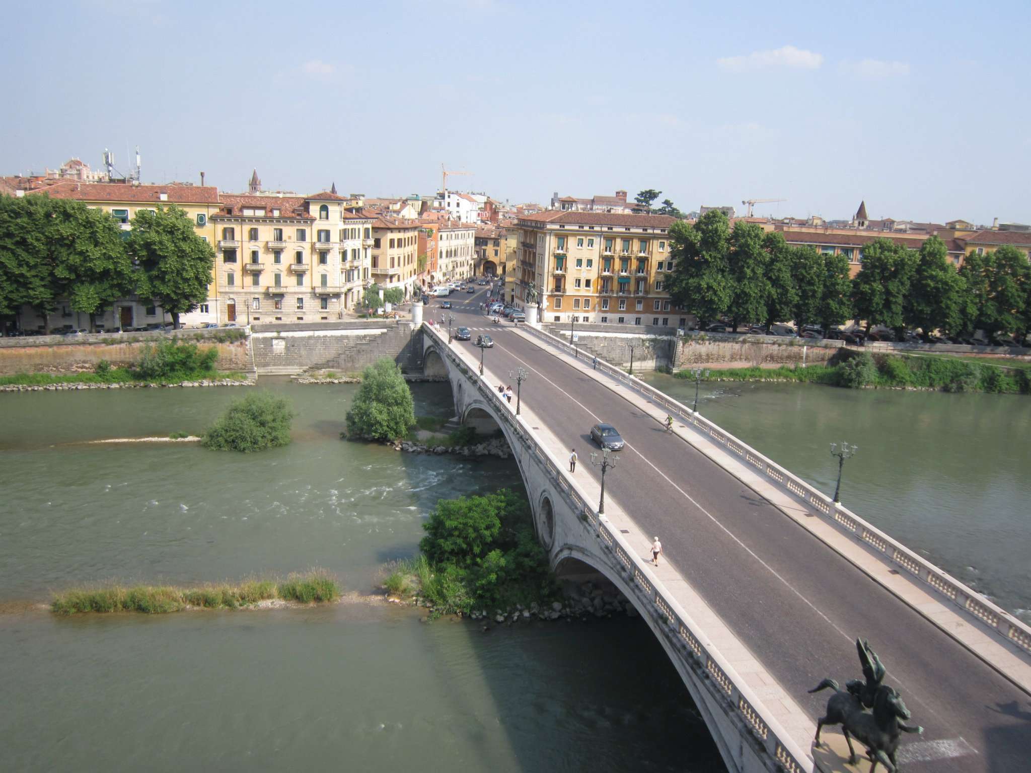  verona affitto quart: borgo trento erredue immobiliare