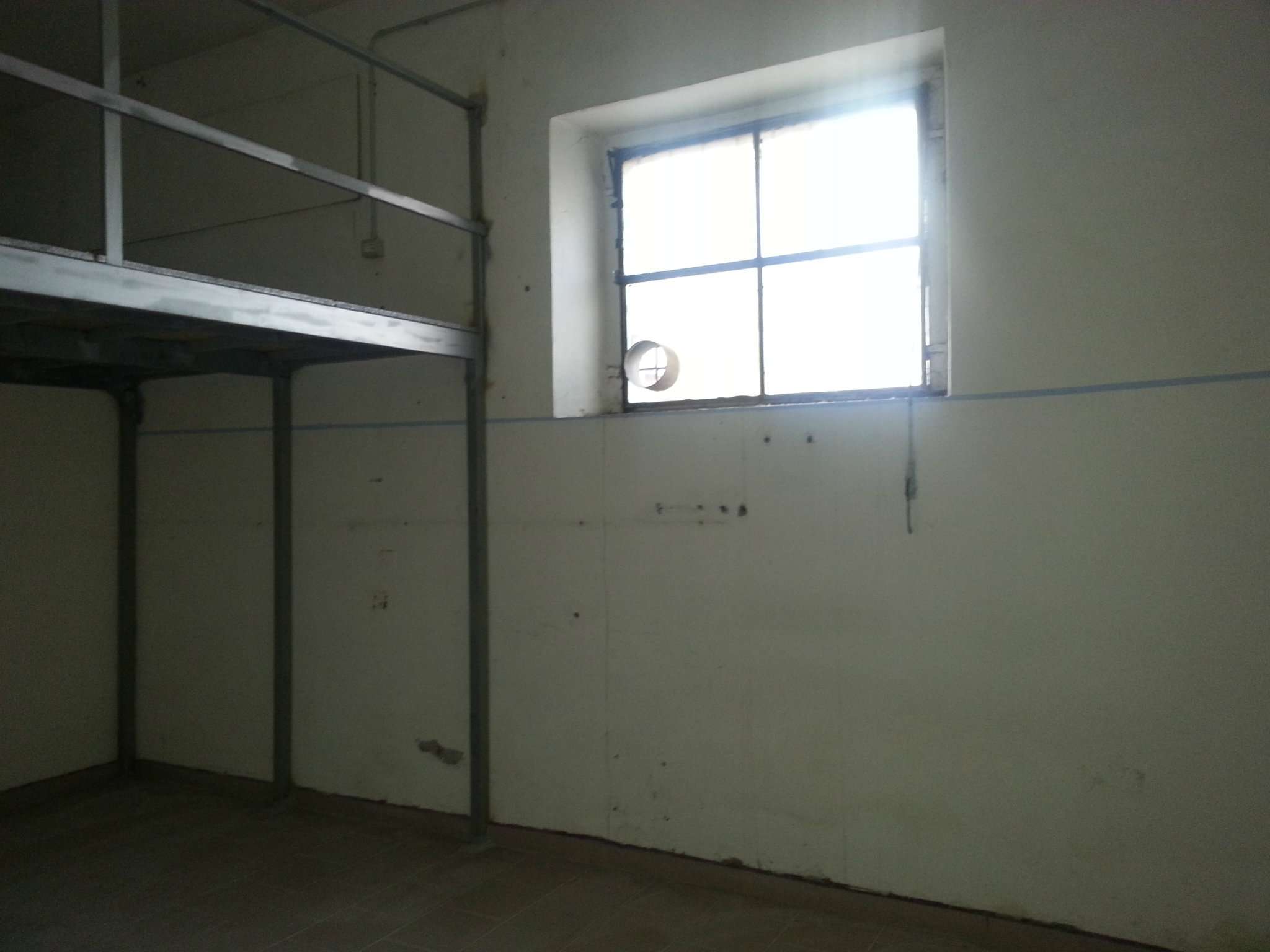 Negozio - Loc.Com. AREZZO affitto   VIA DELLA CHIMERA L'angolo Affitti e Vendite