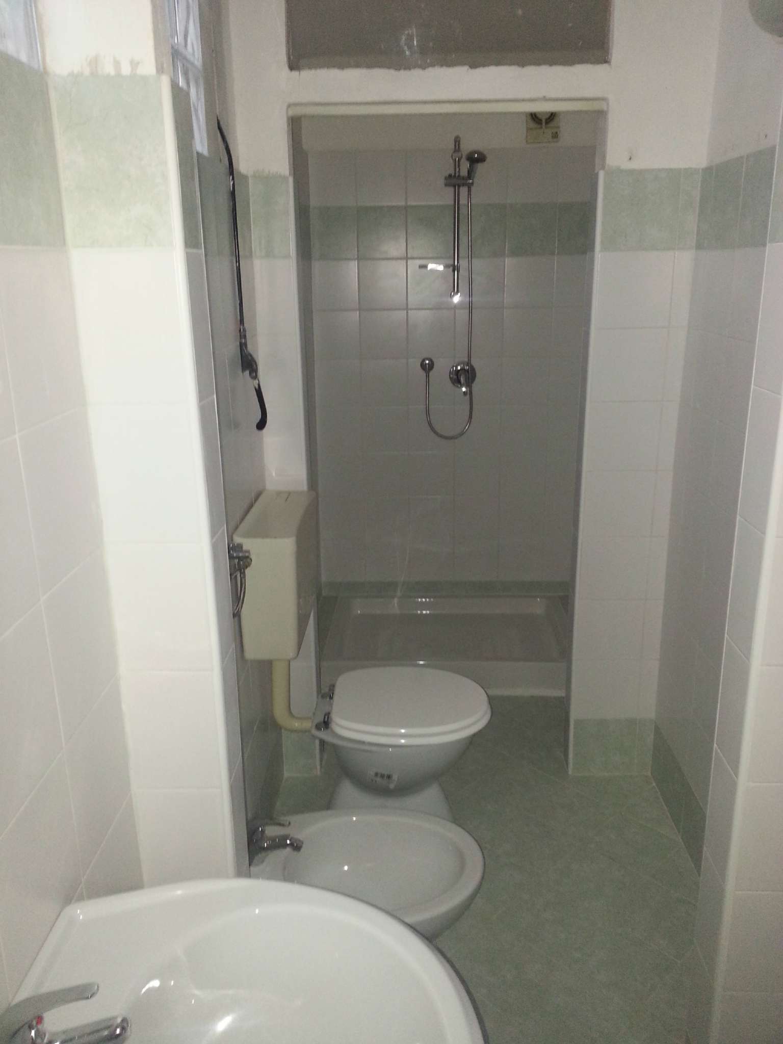 Negozio - Loc.Com. AREZZO affitto   VIA DELLA CHIMERA L'angolo Affitti e Vendite