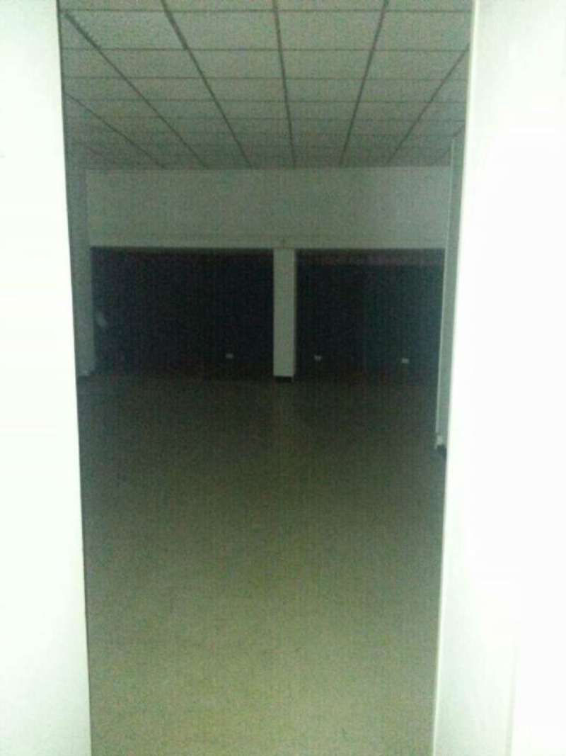 Negozio - Loc.Com. AREZZO affitto   De Gasperi L'angolo Affitti e Vendite