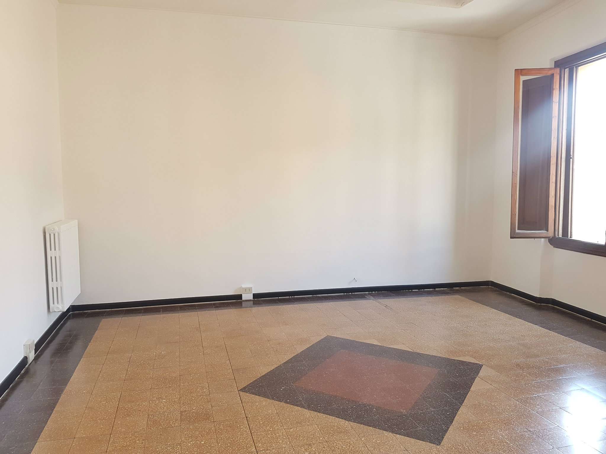 Ufficio - Loc.Com. AREZZO affitto    L'angolo Affitti e Vendite