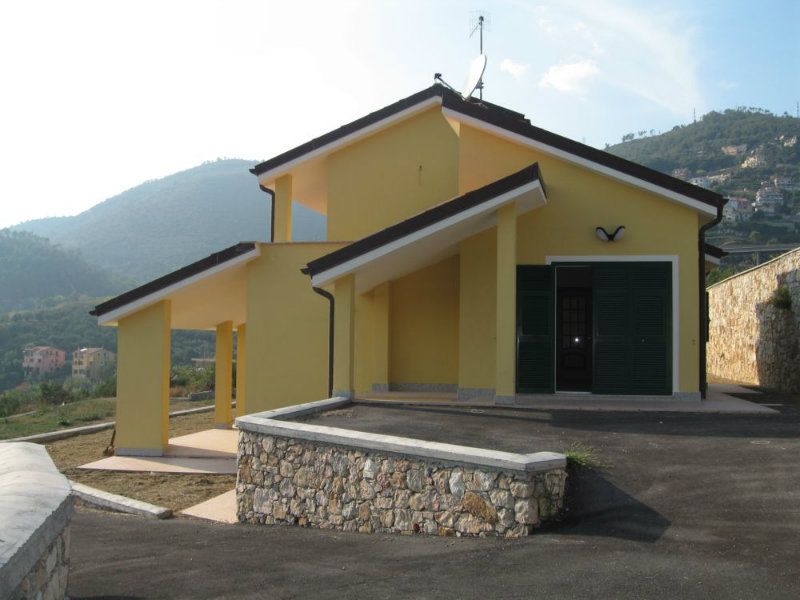 Vendita Villa Pietra Ligure 1,5 km dalle spiagge