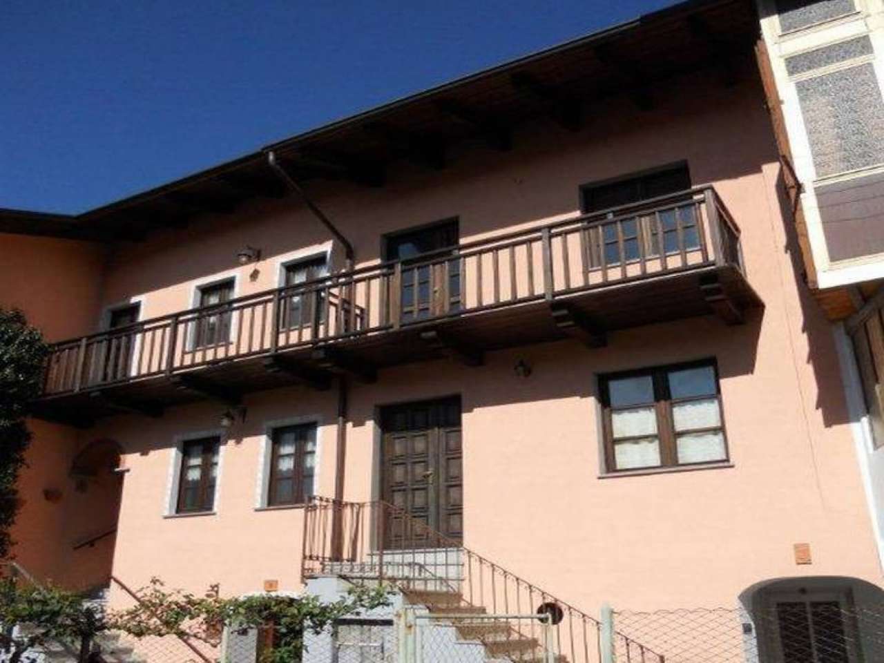 Villa Unifamiliare - Indipendente RUEGLIO vendita    CENTRALEDILE SRL