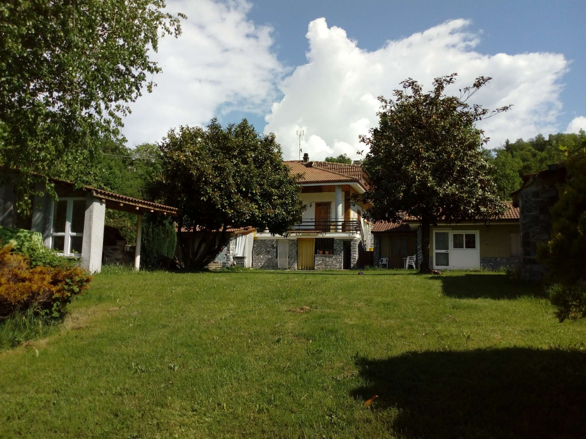 villa trifamiliare lessolo vendita   centraledile srl