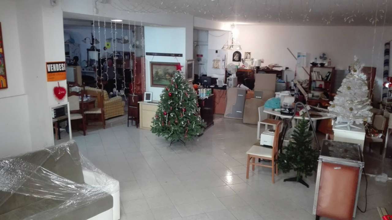 Negozio - Loc.Com. NAPOLI vendita  BAGNOLI DIOMEDE  CARAFA LEONARDO IMMOBILIARE AGENZIA NAPOLI