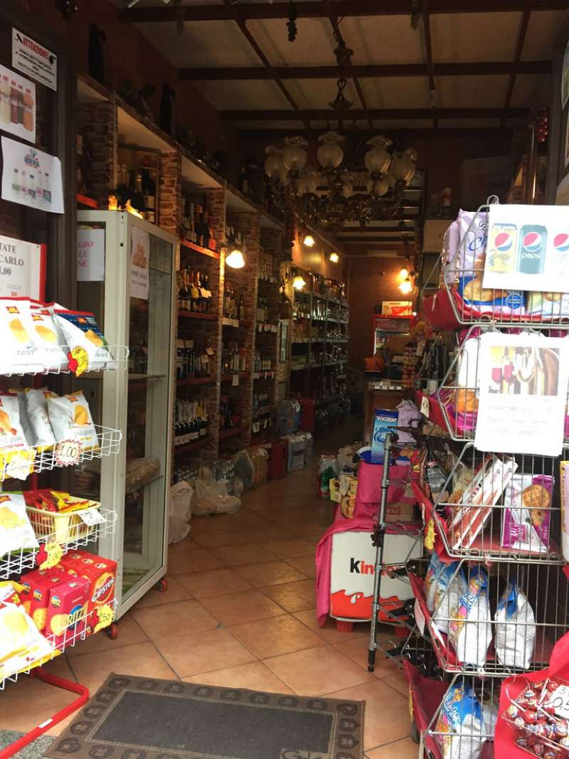 Negozio - Loc.Com. NAPOLI vendita  SAN LORENZO ENRICO DE NICOLA LEONARDO IMMOBILIARE AGENZIA NAPOLI
